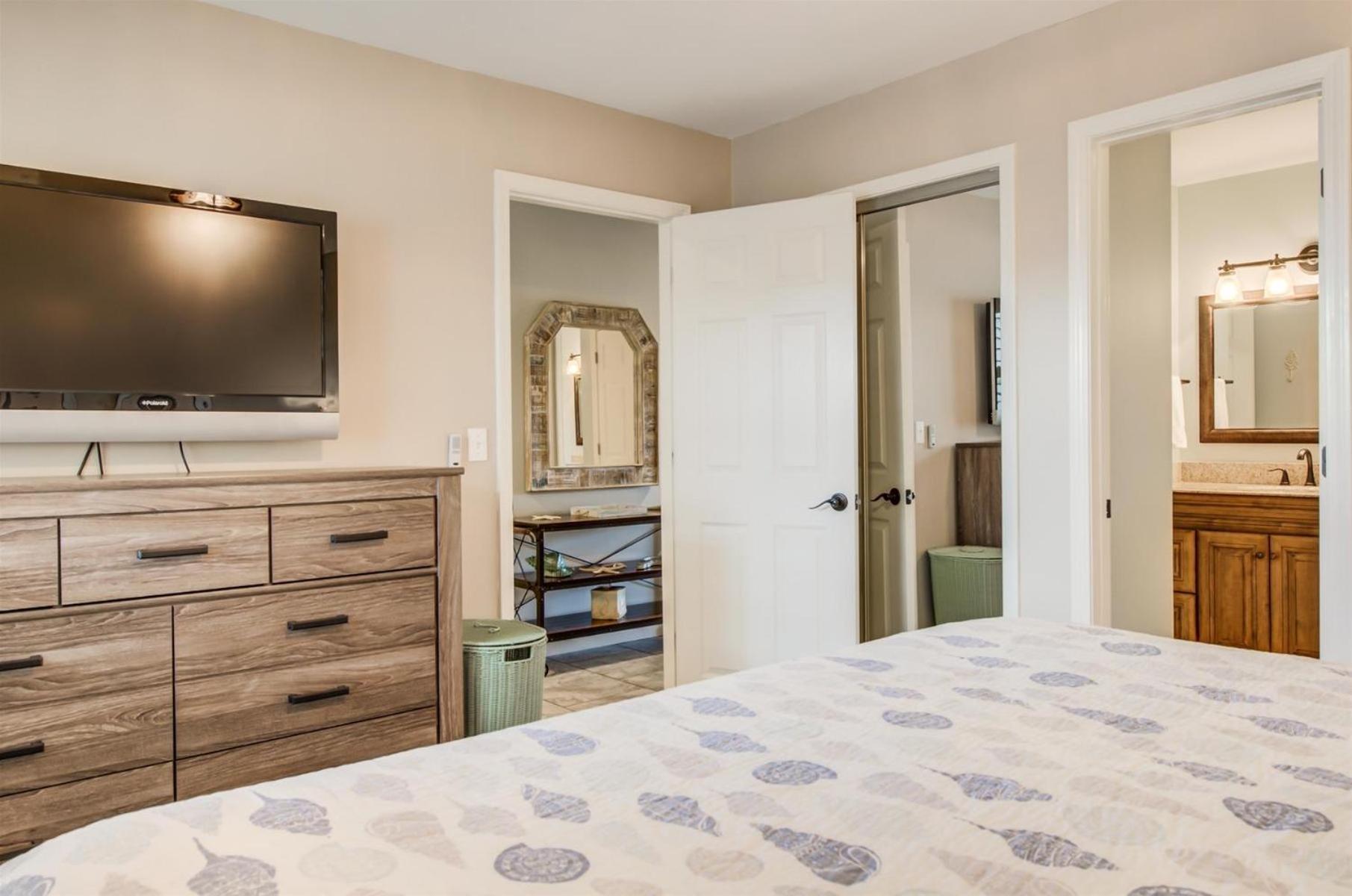 9 H Two Bedroom Apartment