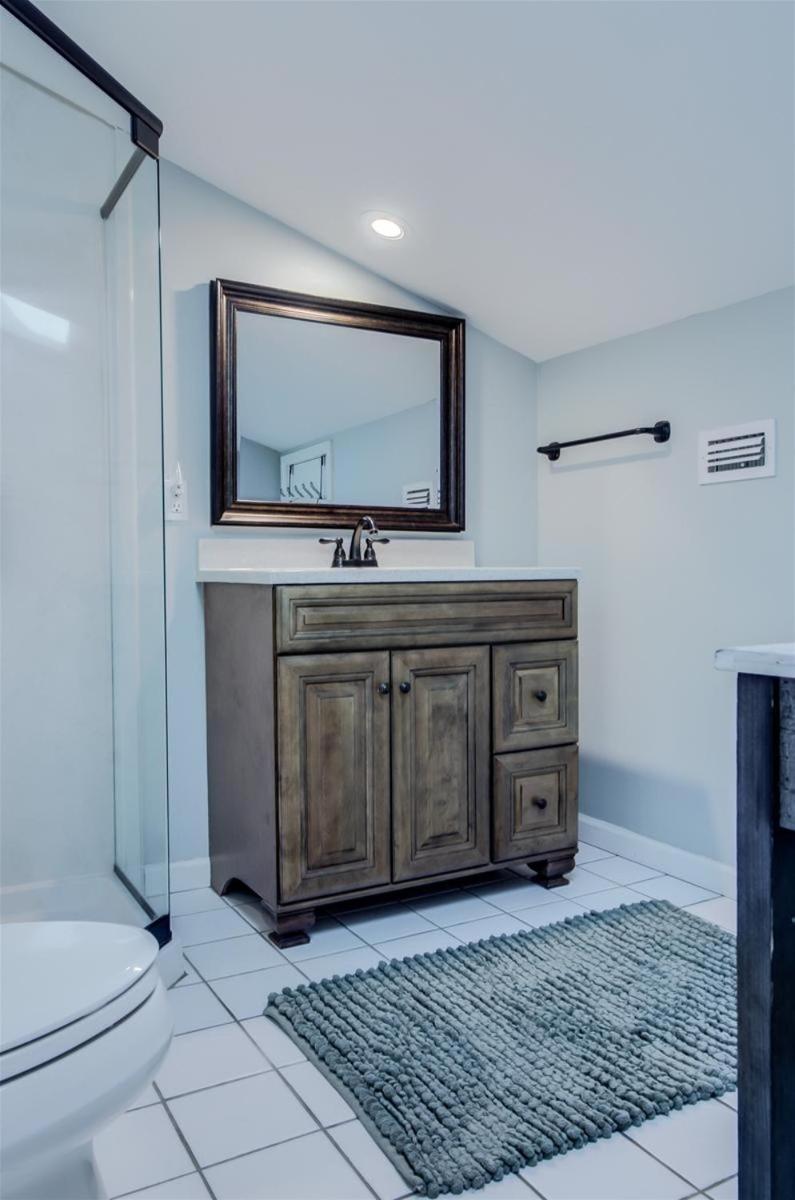 9 H Two Bedroom Apartment