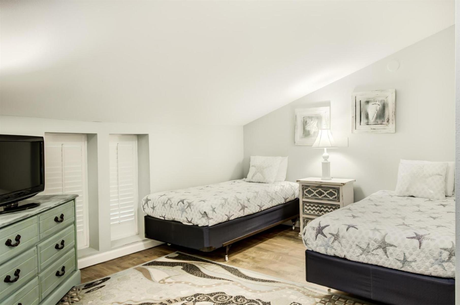 9 H Two Bedroom Apartment Destin