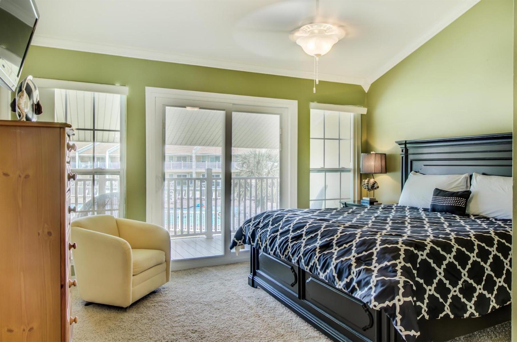 4 A, Three Bedroom Townhome