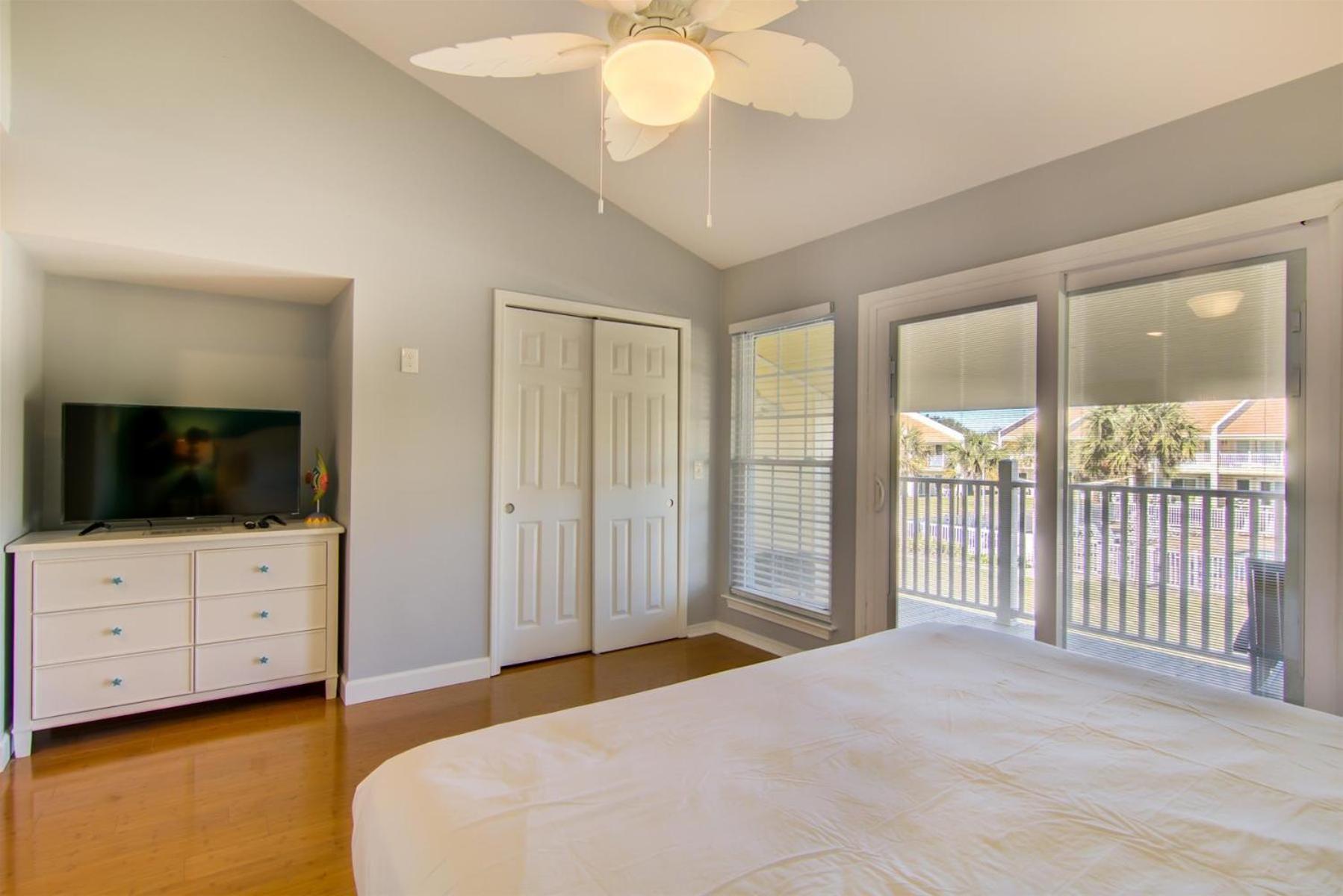 3 C, Three Bedroom Townhome *