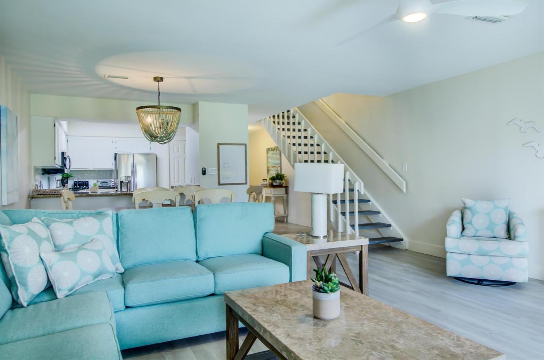 2 C, Three Bedroom Townhome *