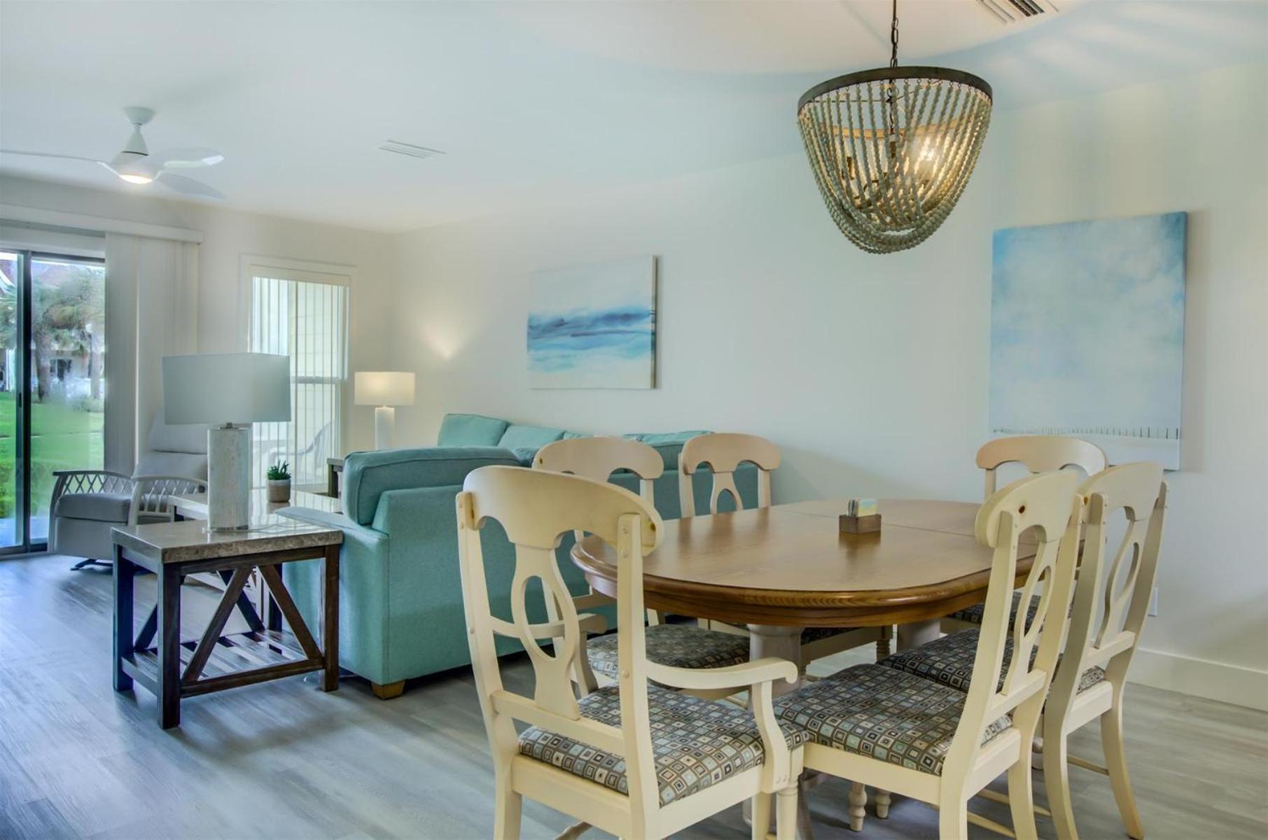 2 C, Three Bedroom Townhome