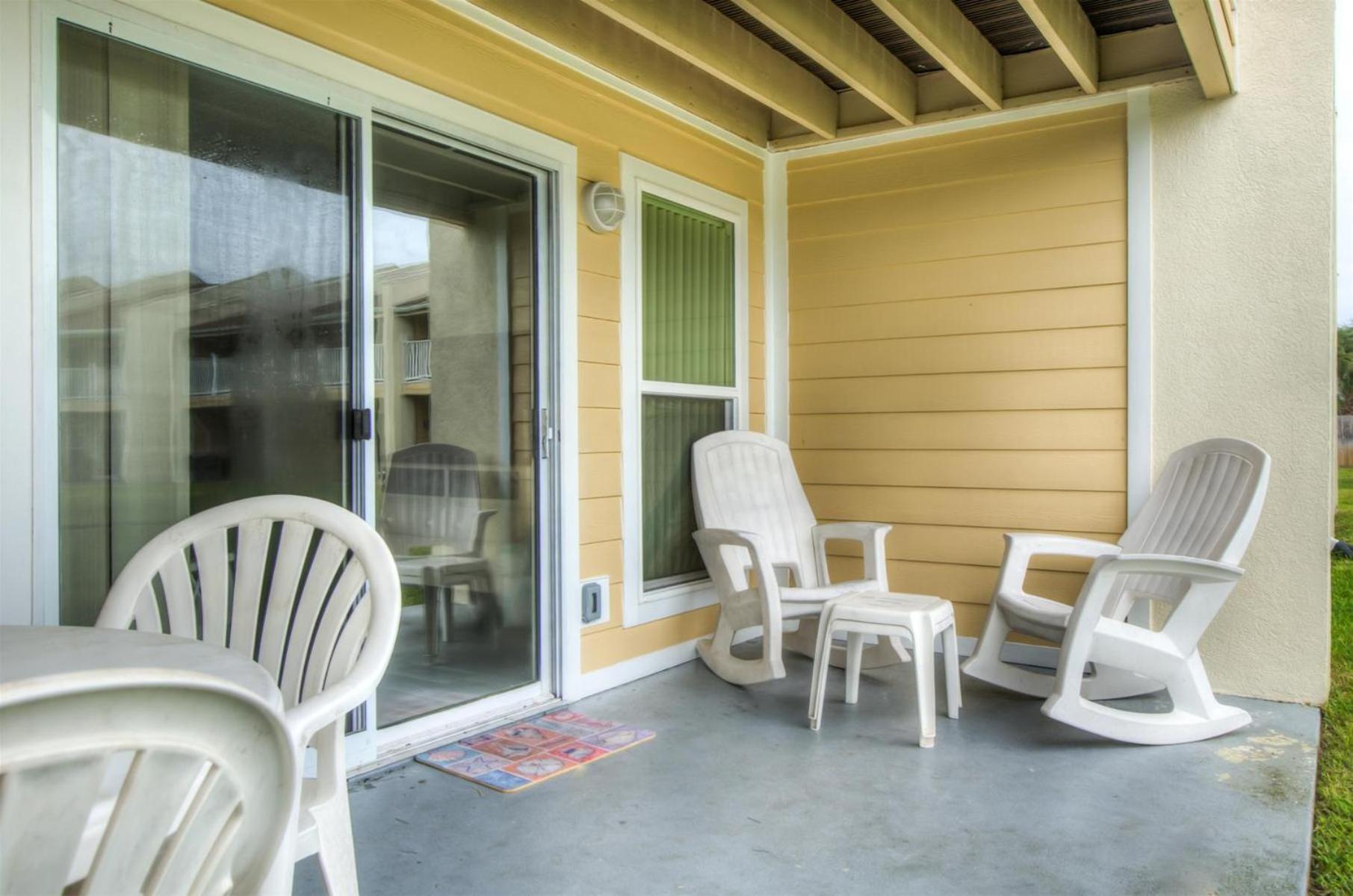 2 C, Three Bedroom Townhome *