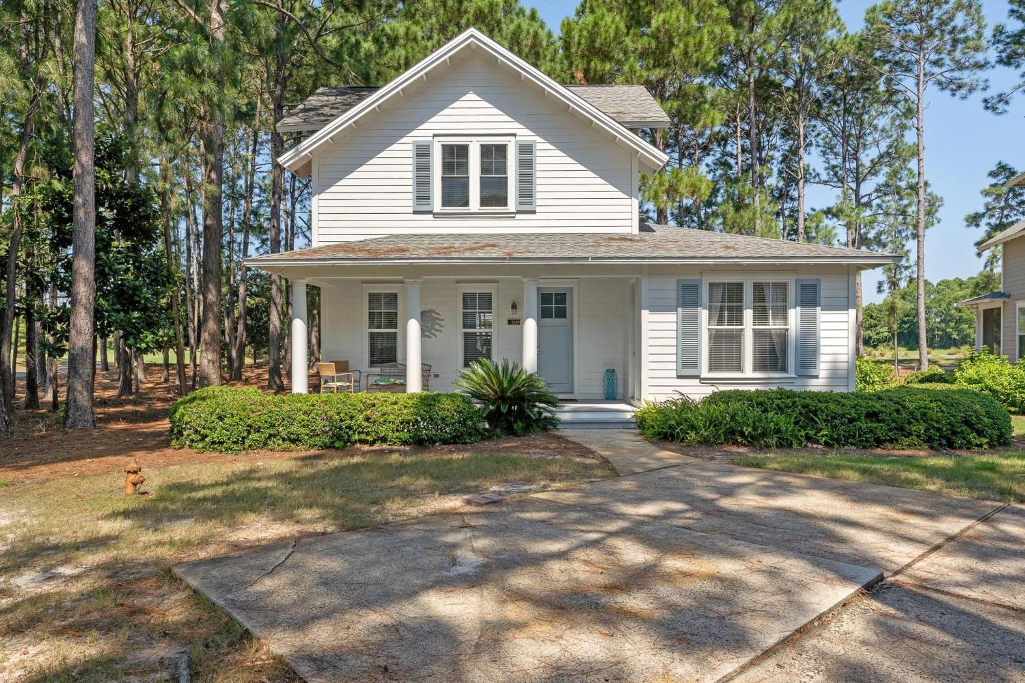 1369 Laurel Grove 