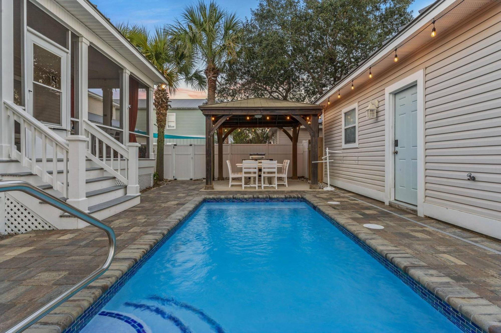 Hook Wine And Sinker Holiday home Destin
