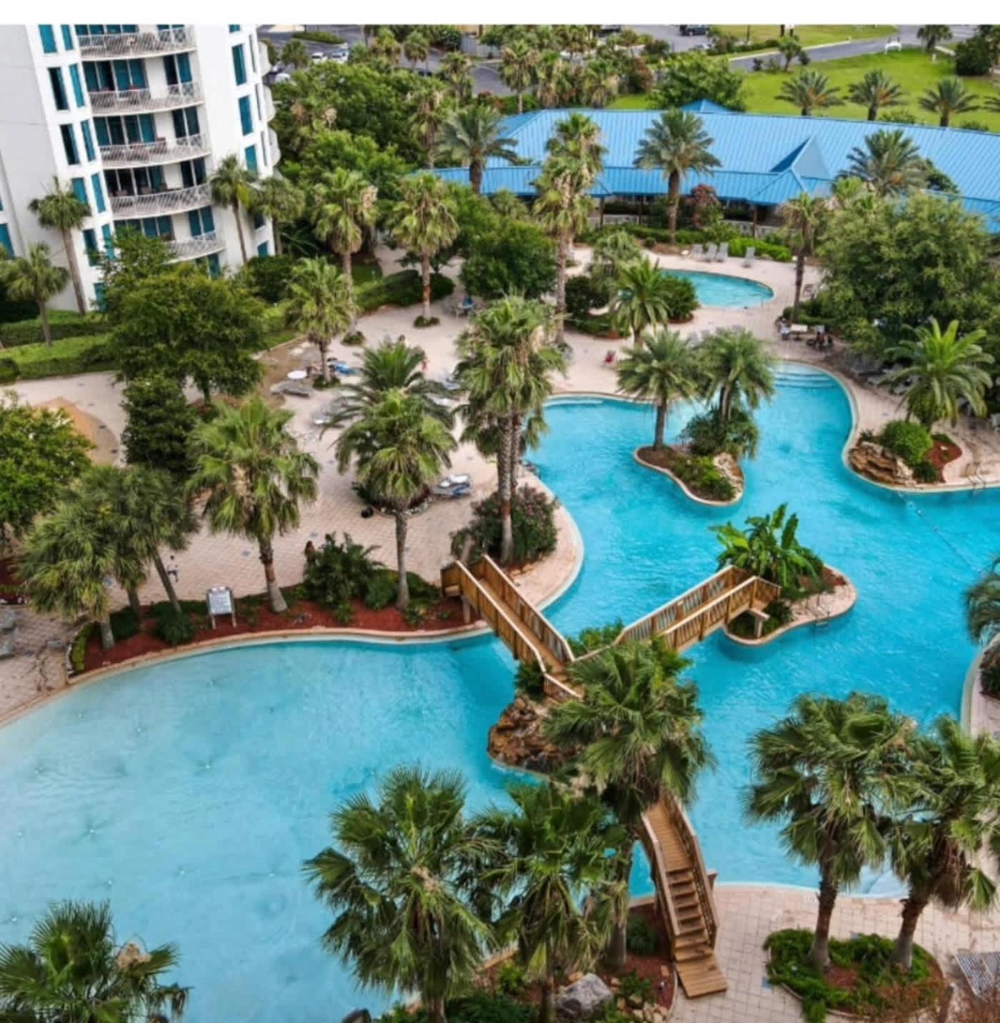Penthouse Amazing Gulf Views Walk Or Shuttle Sleeps 6 Holiday home *