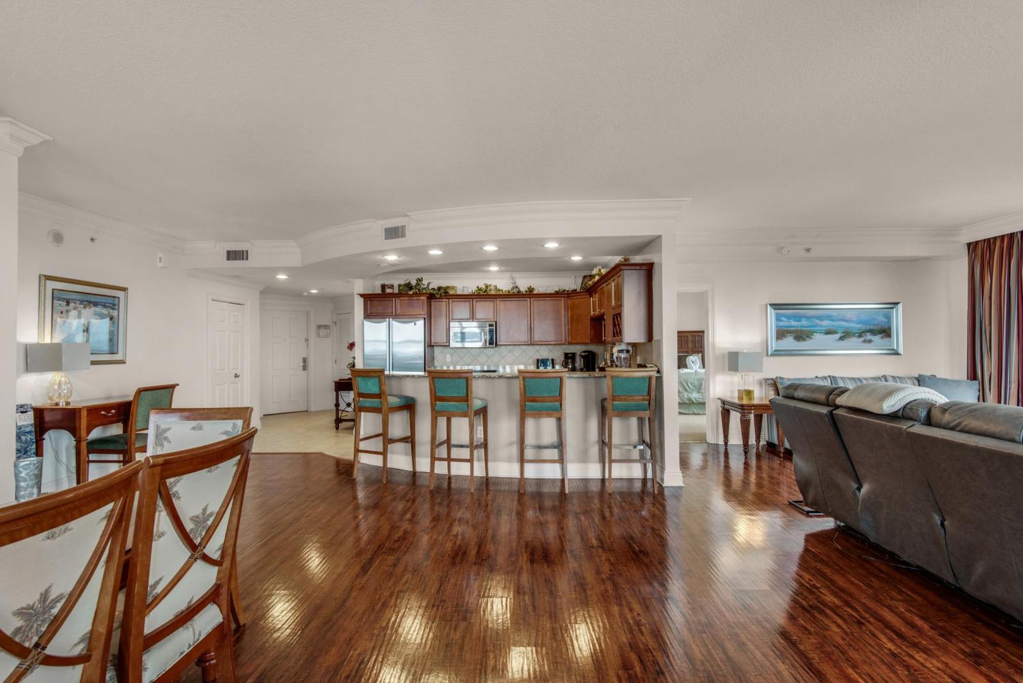 Bright, Corner Unit With Incredible Gulf And Sunset Views! *