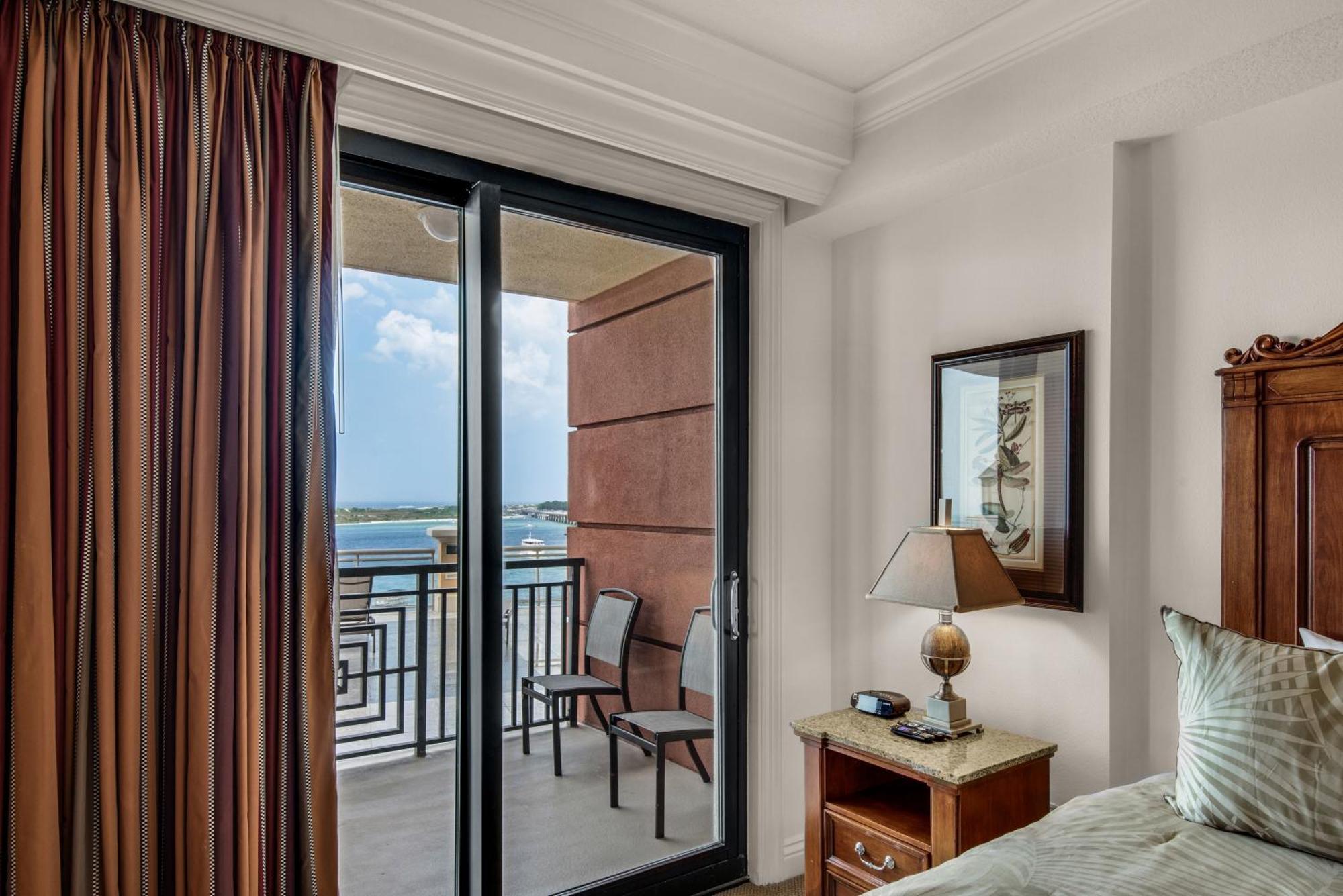 Bright, Corner Unit With Incredible Gulf And Sunset Views! * Destin