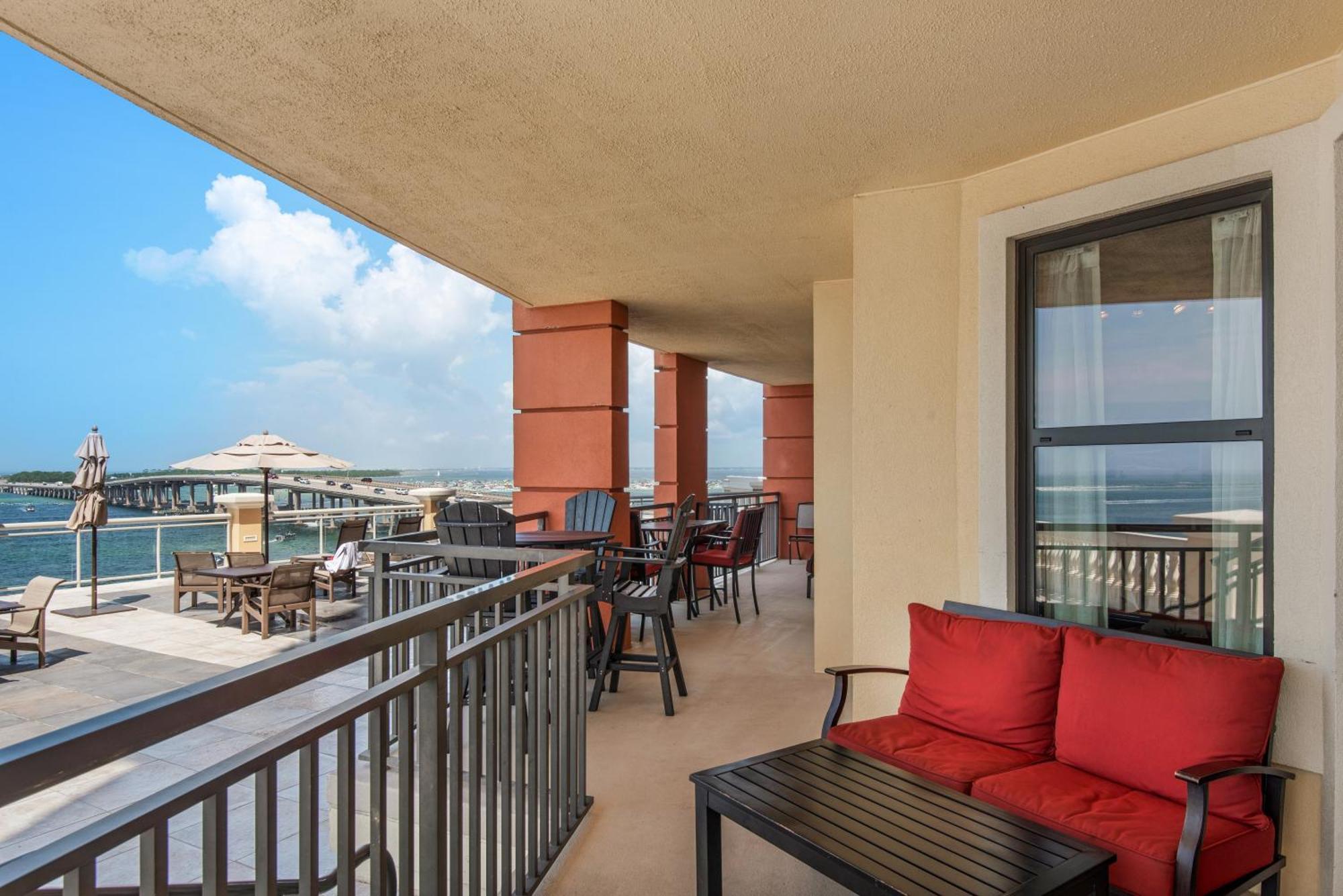 Aparthotel Bright, Corner Unit With Incredible Gulf And Sunset Views! Destin
