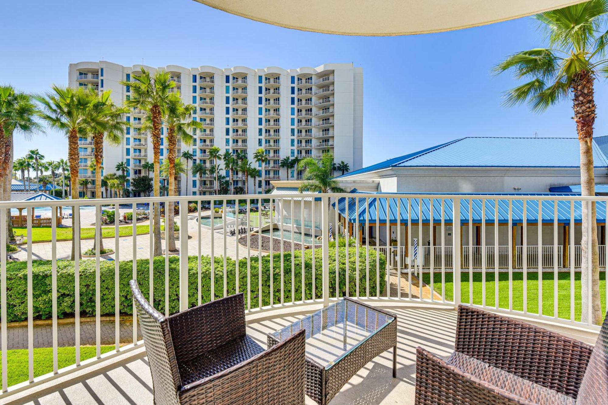 Walk To Beaches In Destin! *