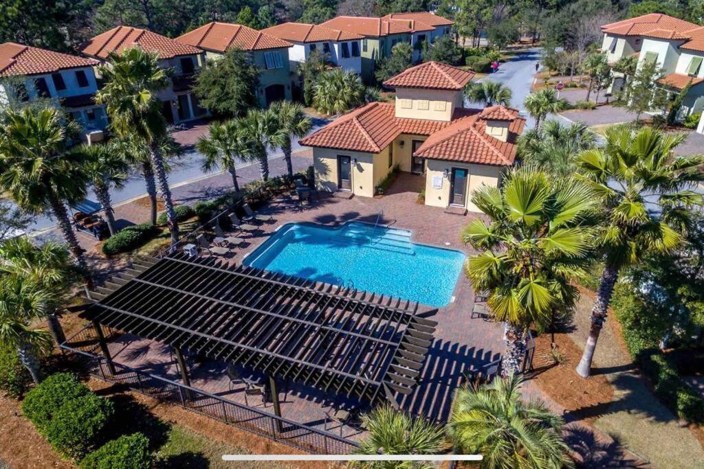 4 Bedroom House On The Golf Course With 2 Golf Carts! Holiday home