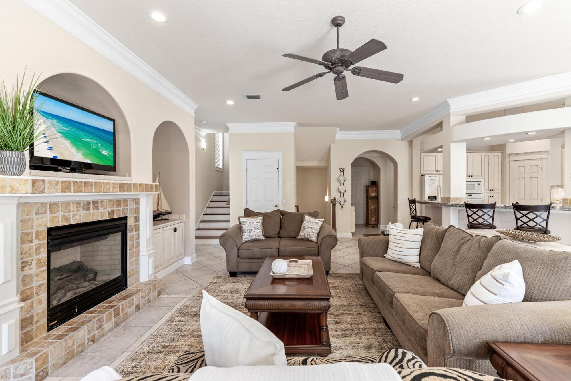Golf Cart - Community Pool, Hot Tub And *