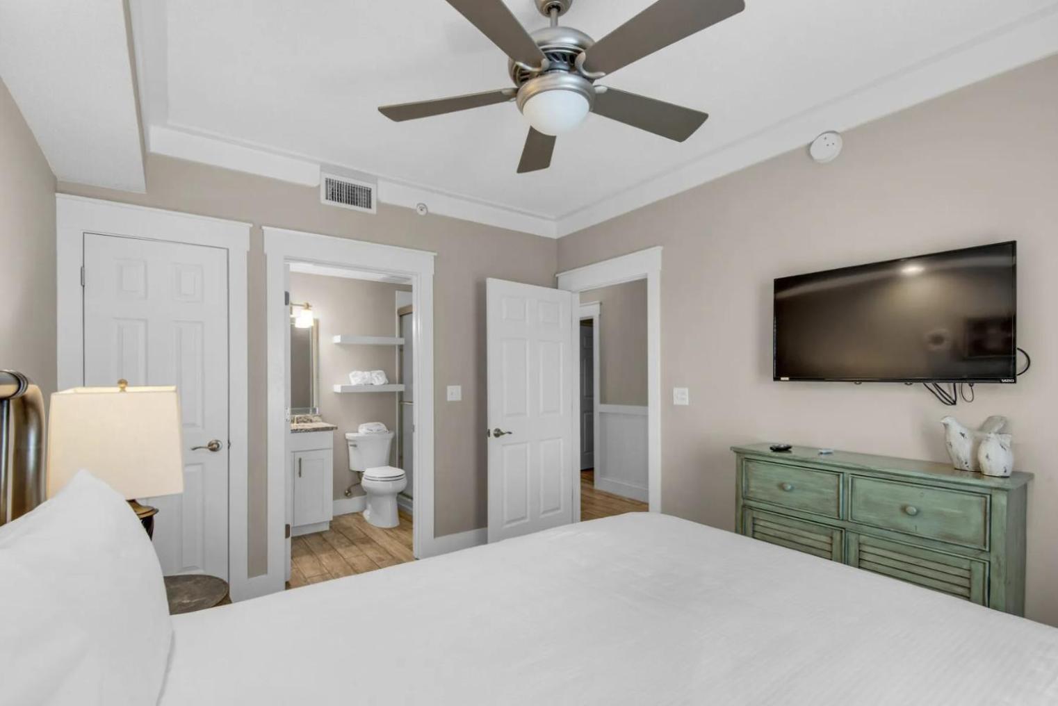 Apartment Beauty And The Beach! Heart Of Miramar *