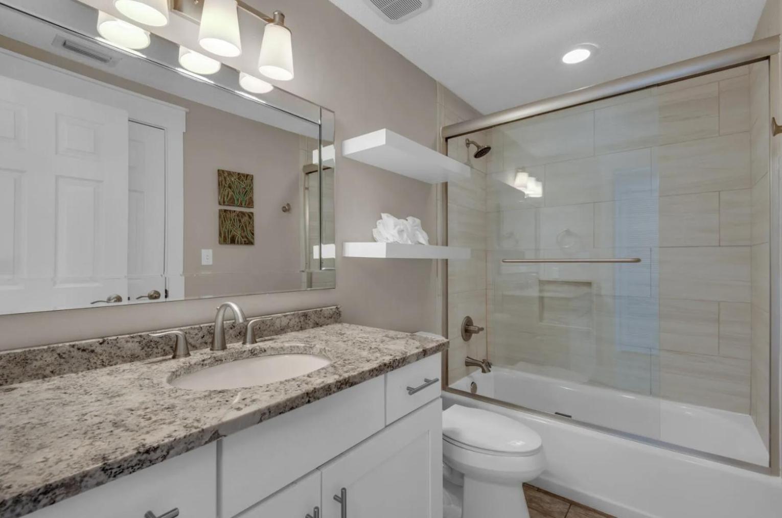 Beauty And The Beach! Heart Of Miramar Apartment