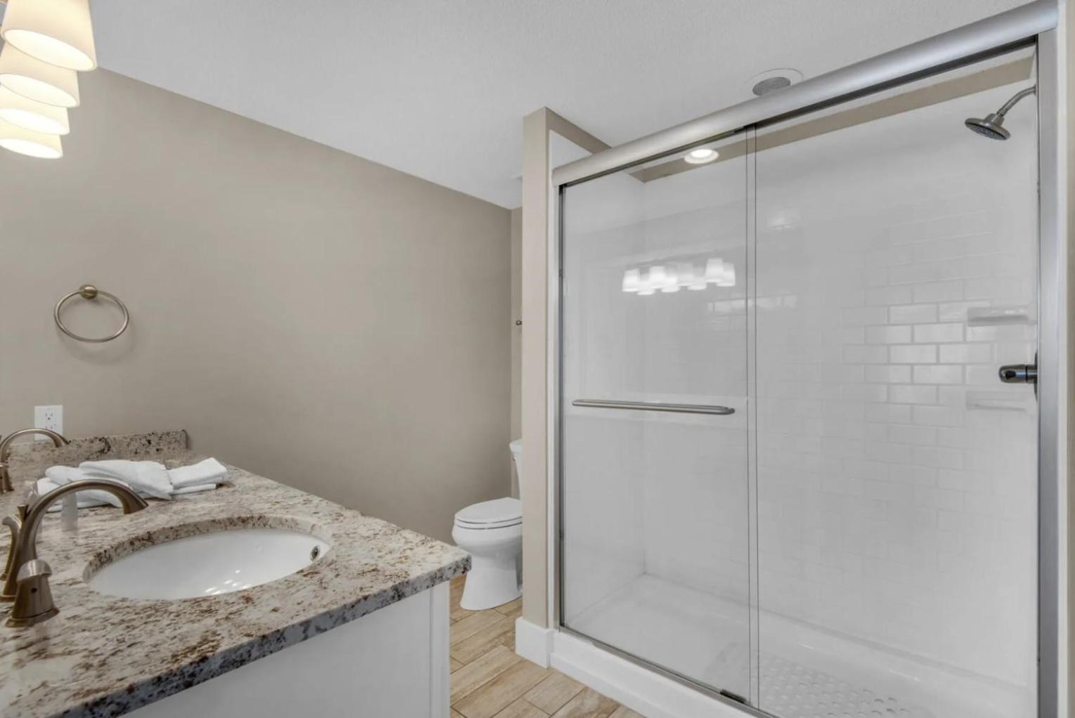 Beauty And The Beach! Heart Of Miramar Apartment *