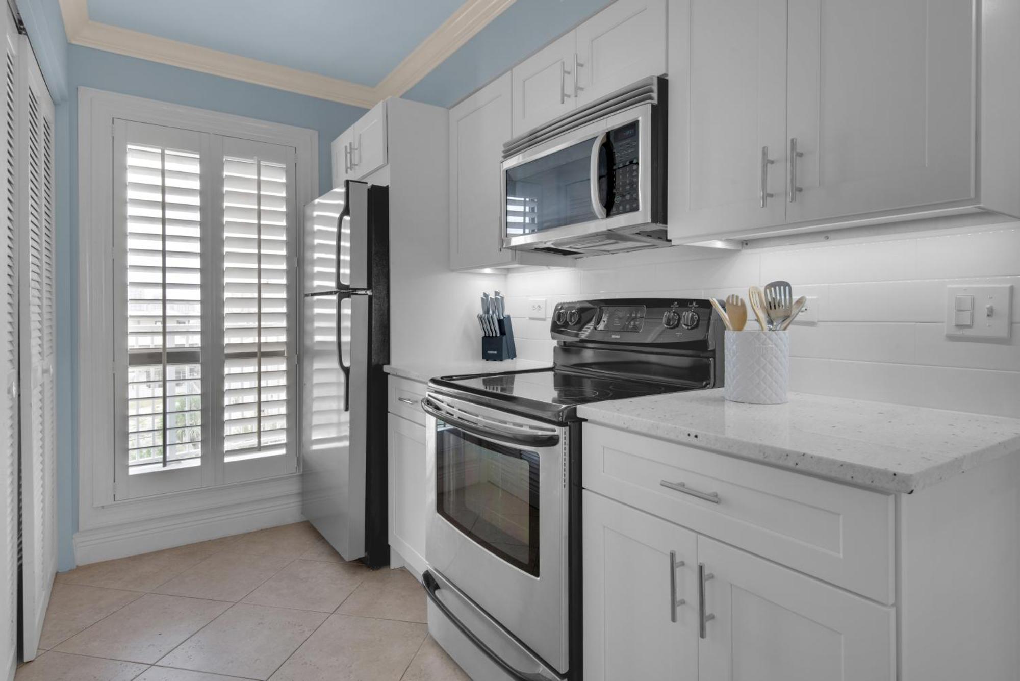 Perch At Mainsail - Gorgeous Beachfront Apartment *