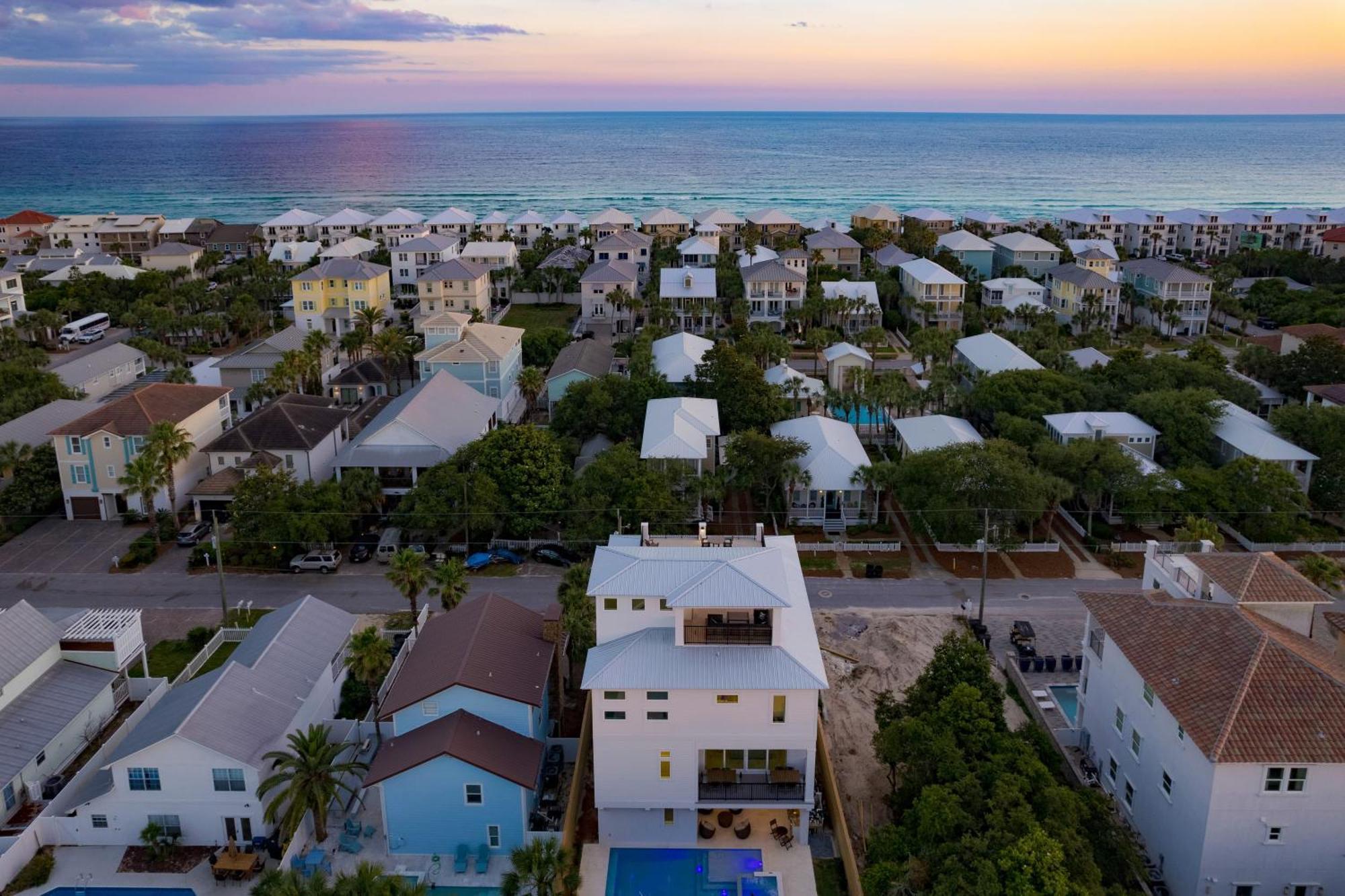 Emerald Enclave By Avantstay 18bdr Buyout Two Stunning Homes By The Villa