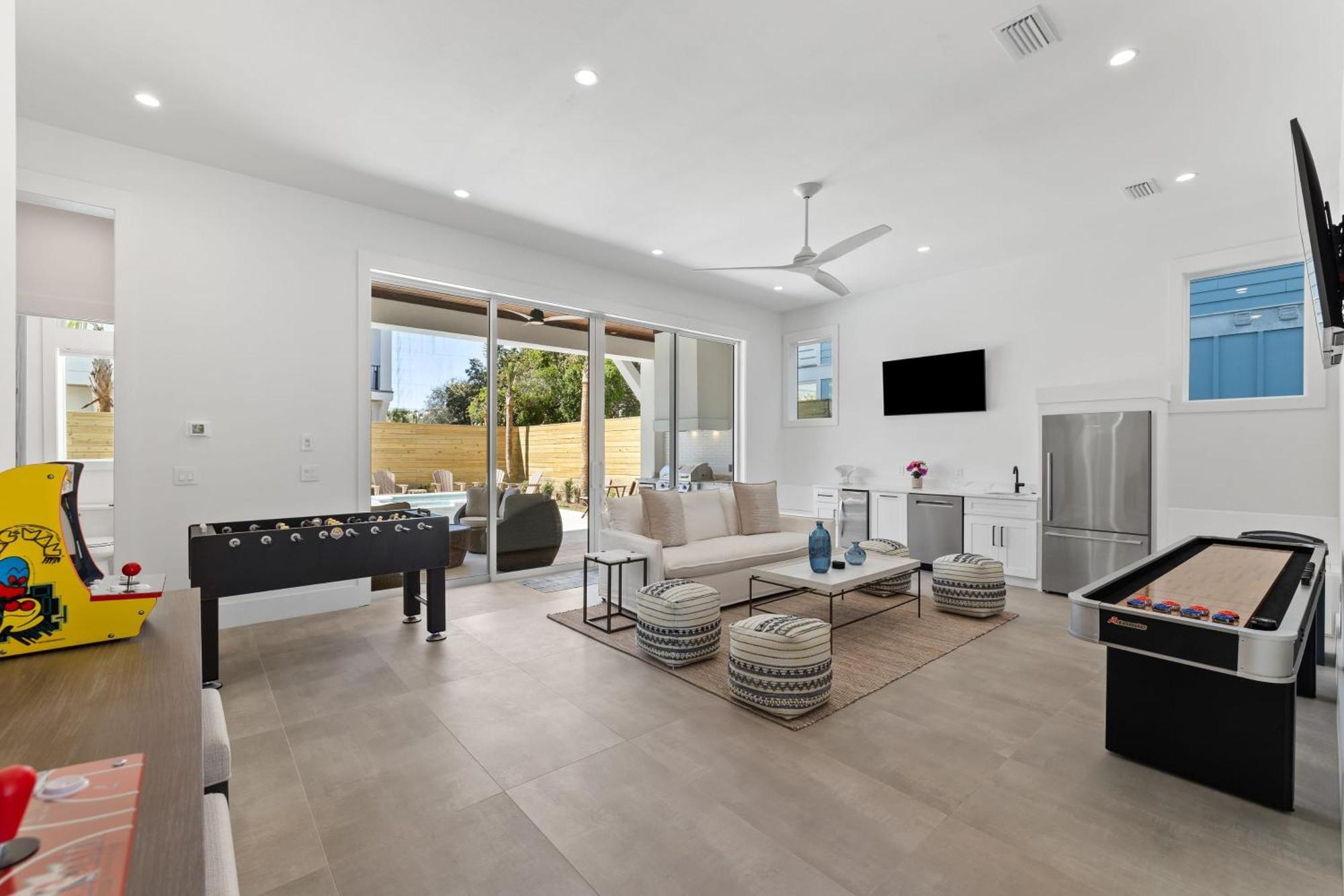 Emerald Enclave By Avantstay 18bdr Buyout Two Stunning Homes By The Villa