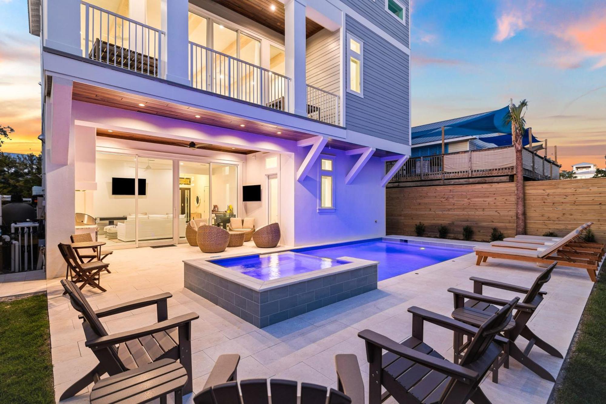 Emerald Enclave By Avantstay 18bdr Buyout Two Stunning Homes By The Villa