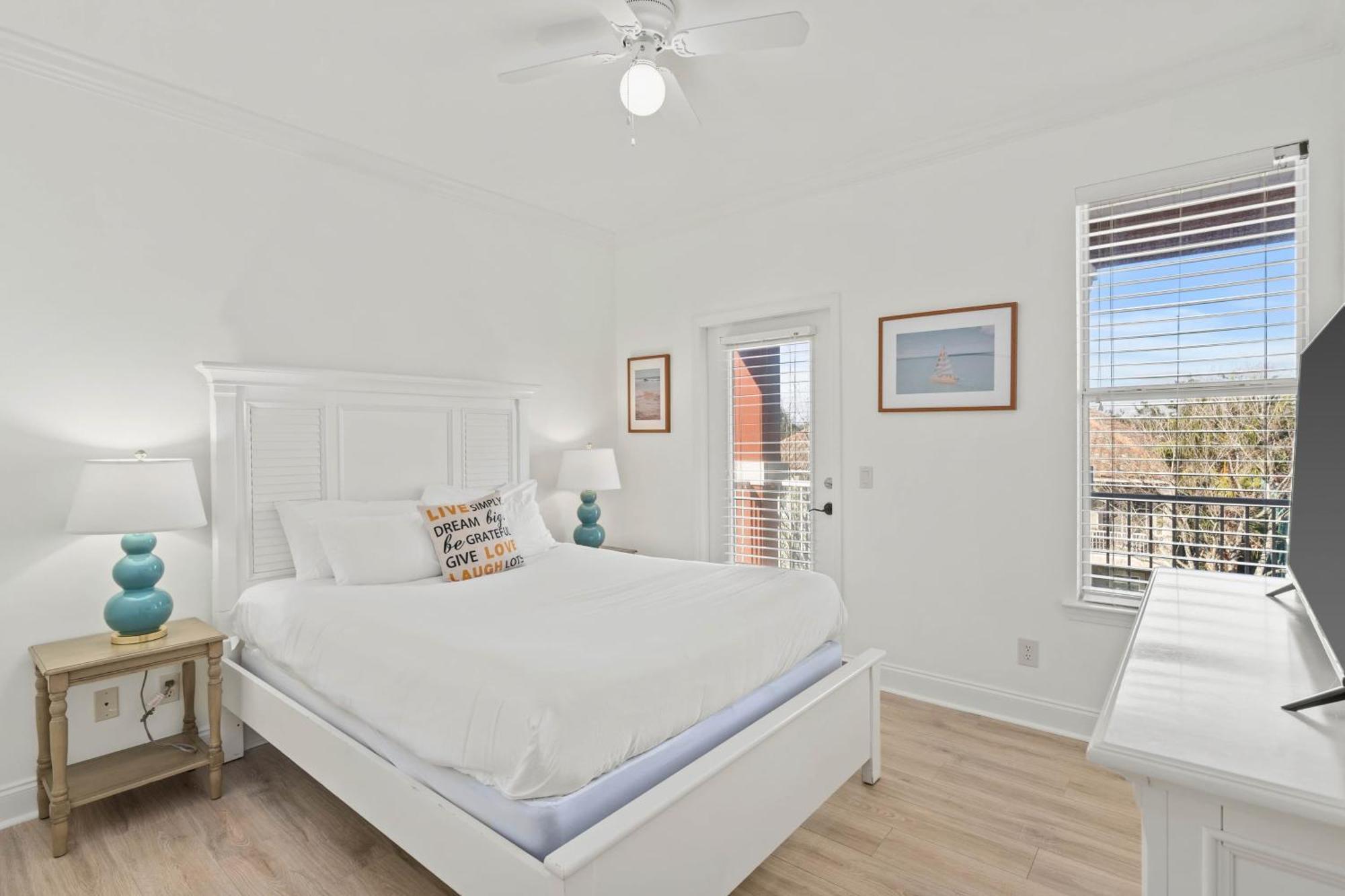 Coral By Avantstay Gorgeous Three Story W Two Balconies *
