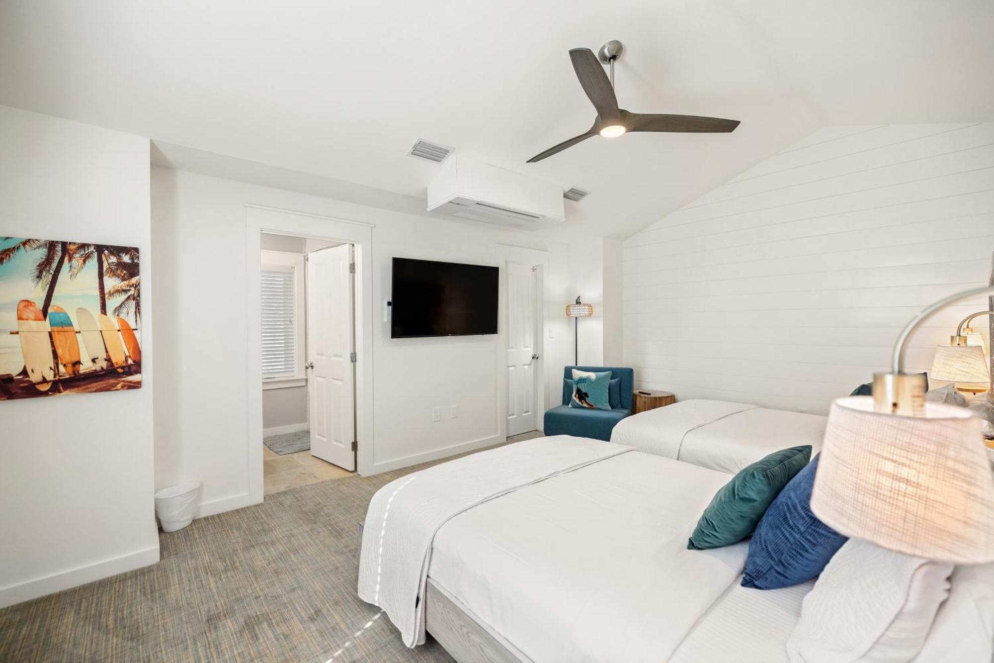 1332 Laurel Grove