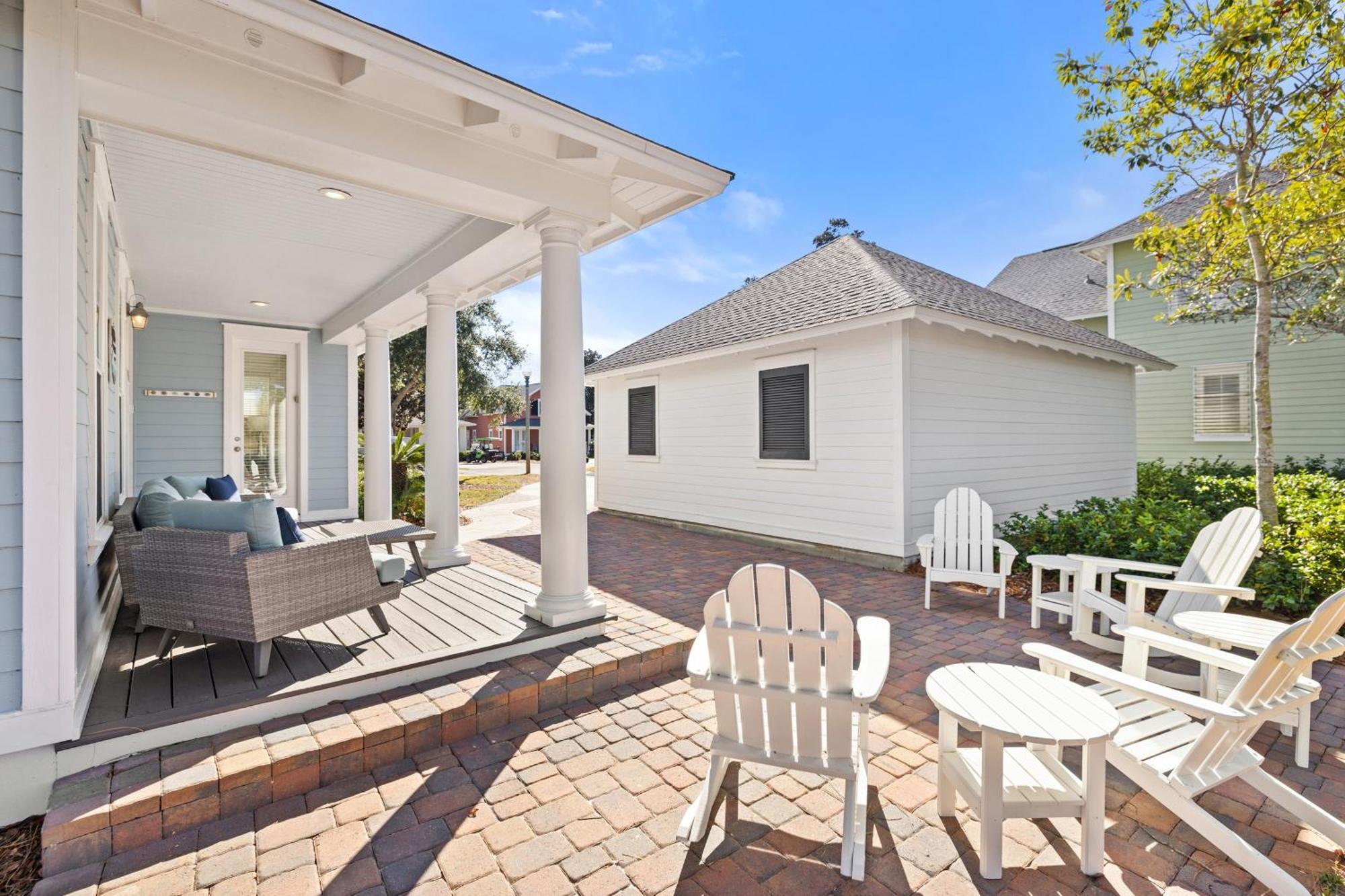 1332 Laurel Grove *