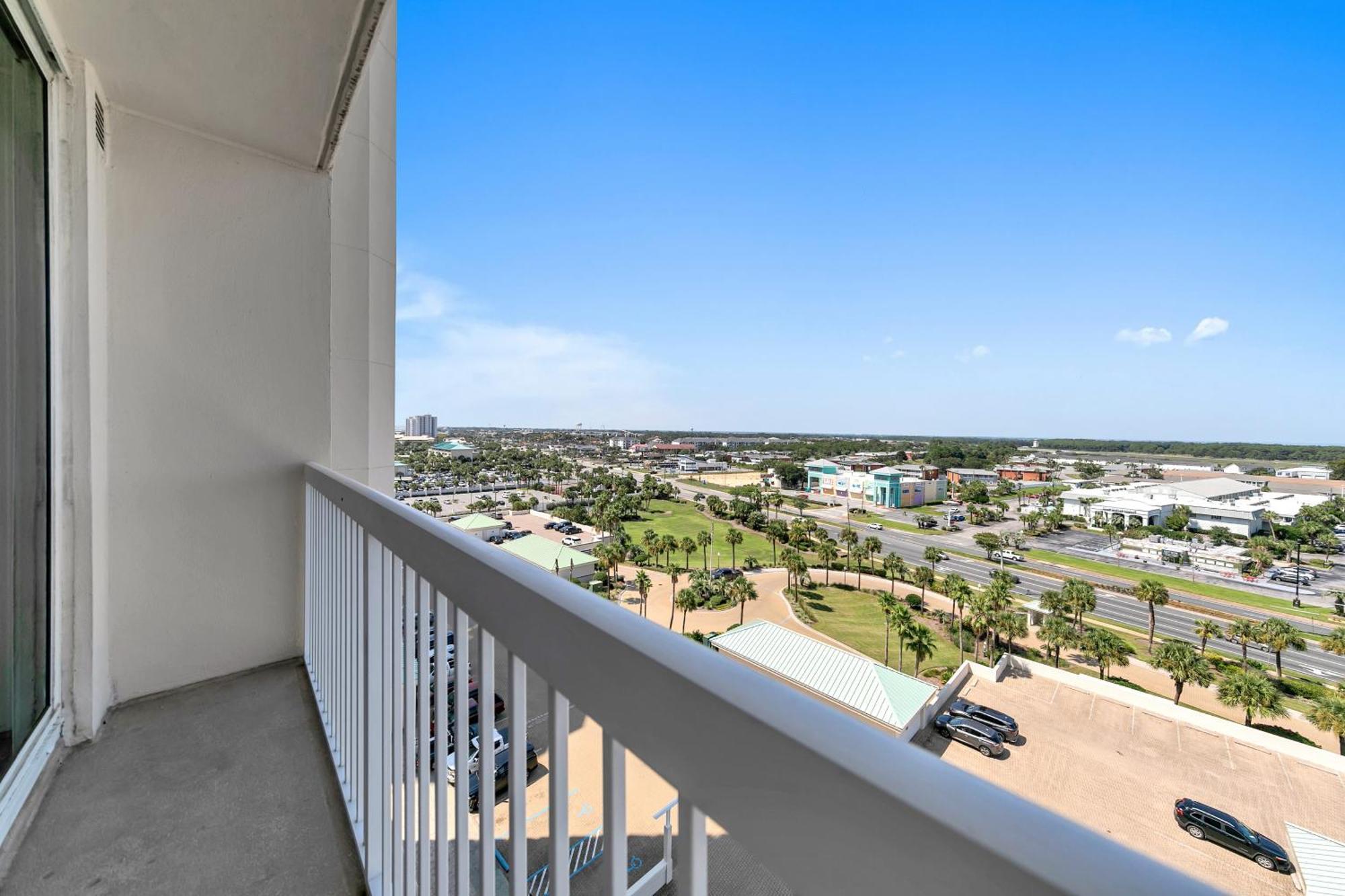 Silver Towers 1003e Gulf Front Sleeps 8 Holiday home Destin