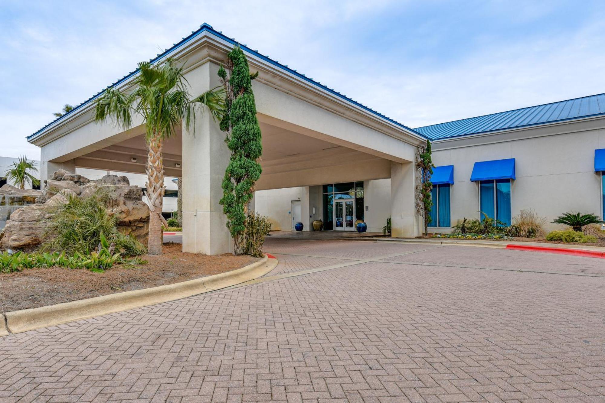Apartment 1 Mi To Henderson With Perks! Destin