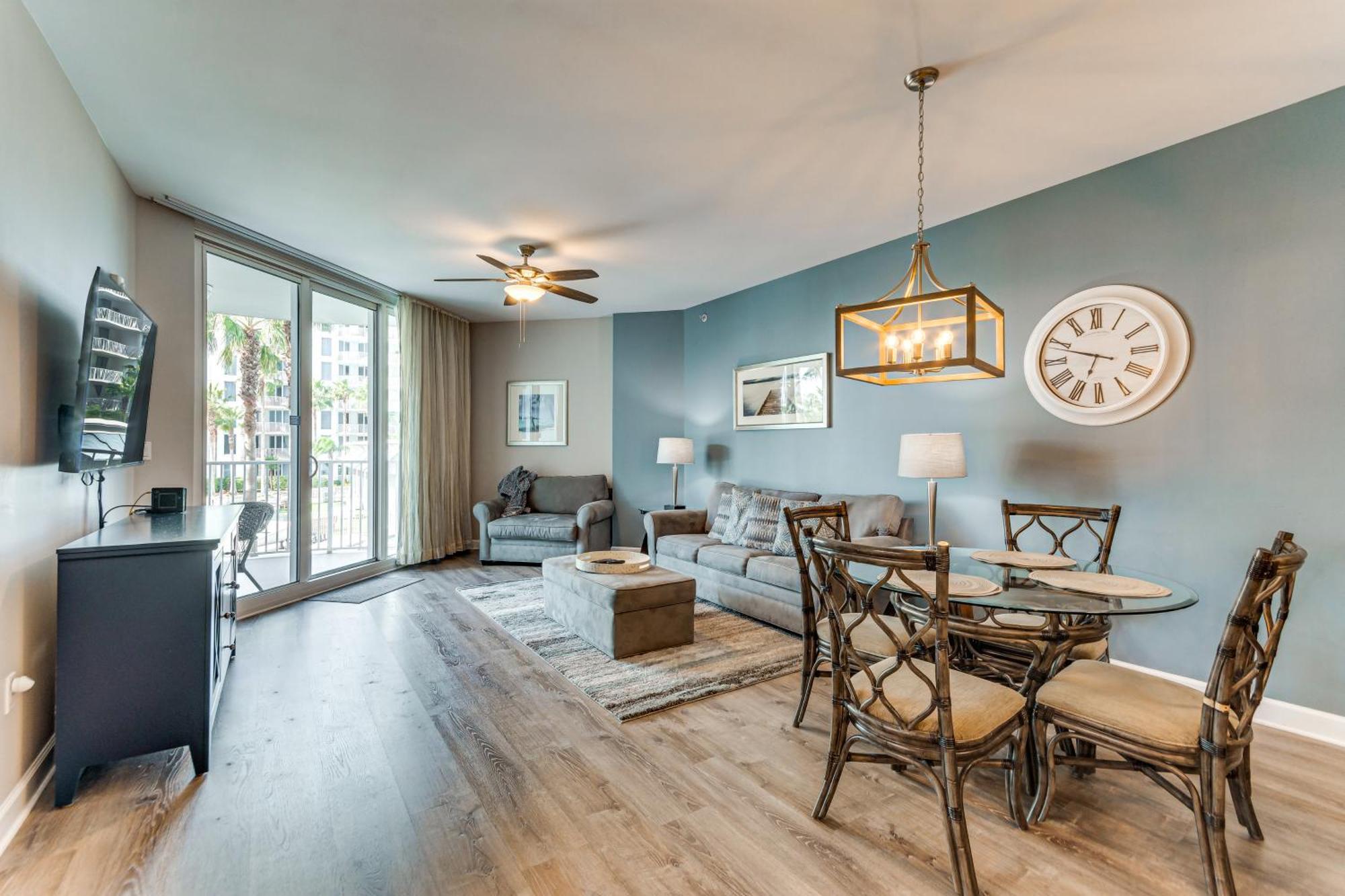 Apartment 1 Mi To Henderson With Perks! Destin