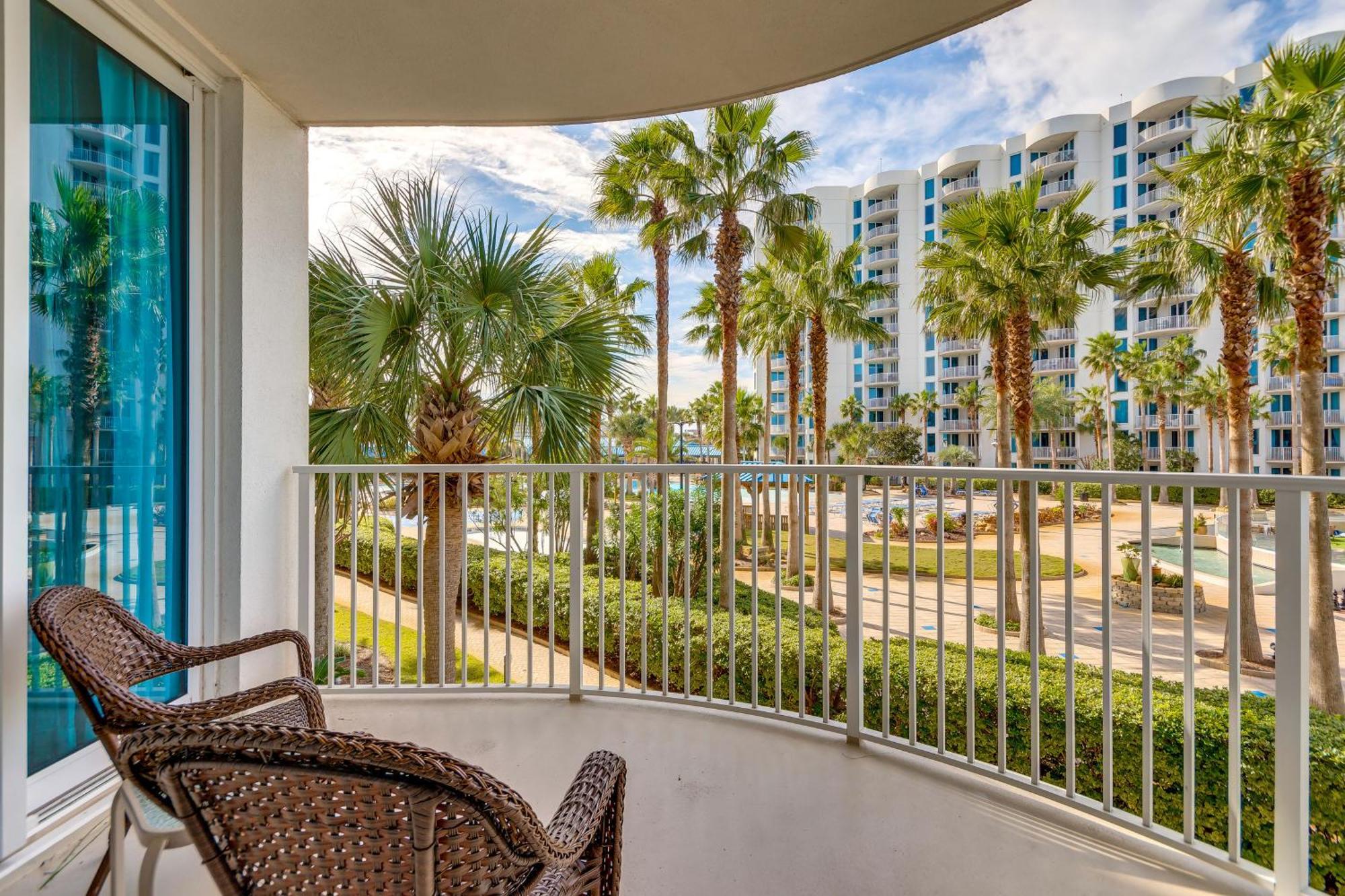 Apartment 1 Mi To Henderson With Perks!