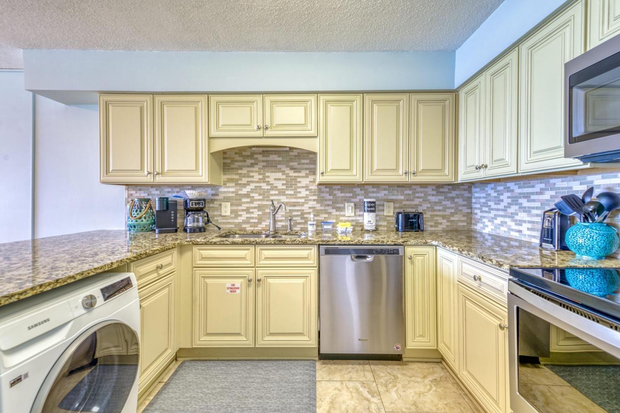 House C602 - Beachfront With Pool, Wifi, & Service Destin