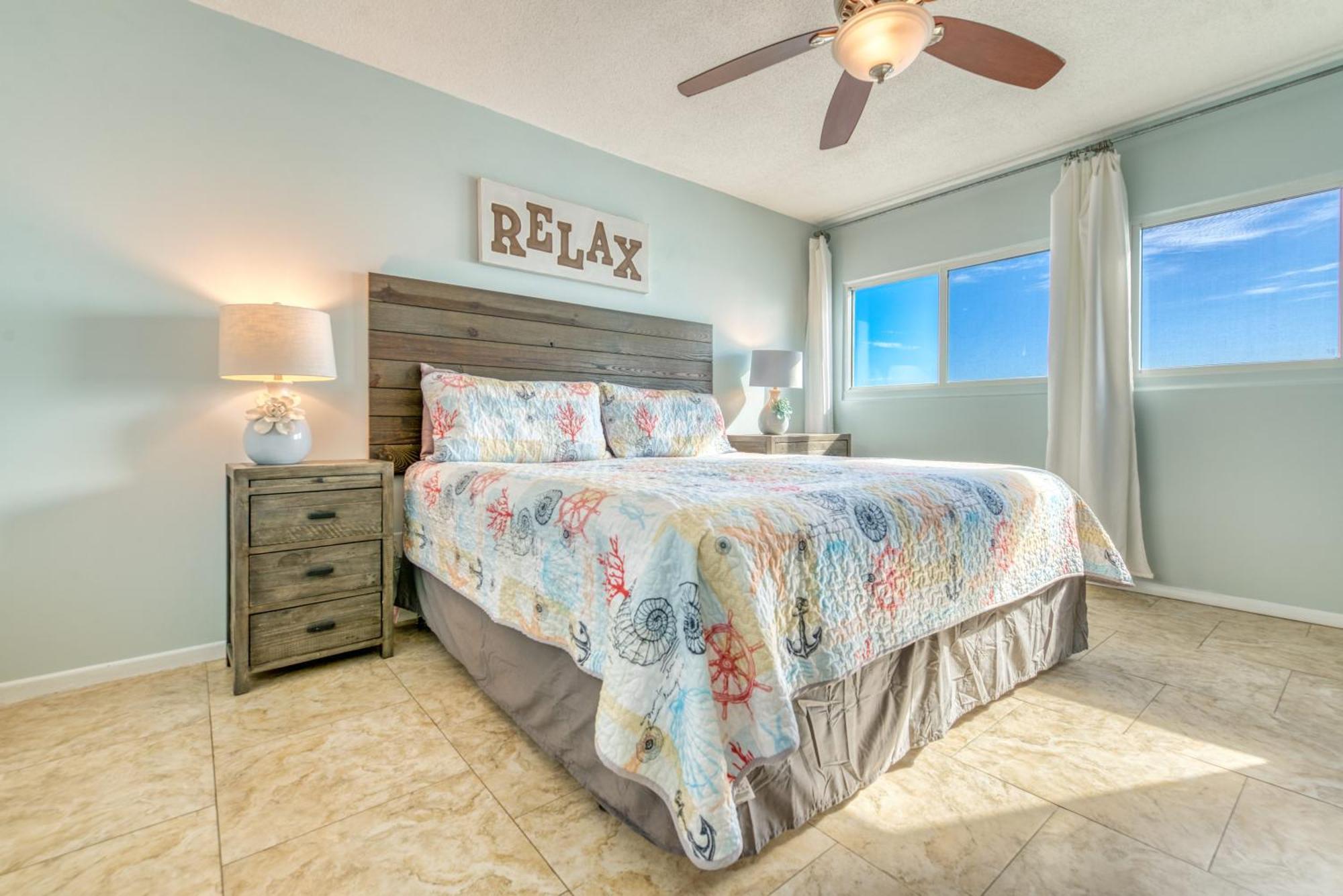 House C602 - Beachfront With Pool, Wifi, & Service Apartment *