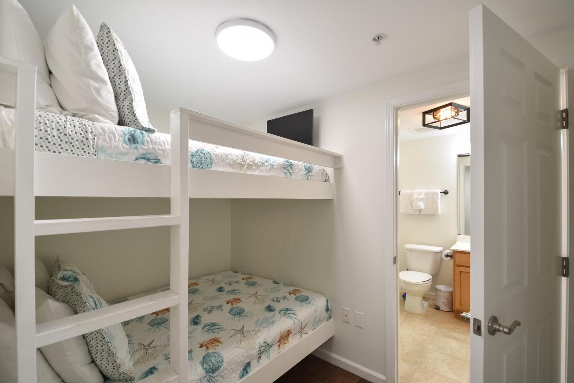The Palms Of 1507 Junior Apartment