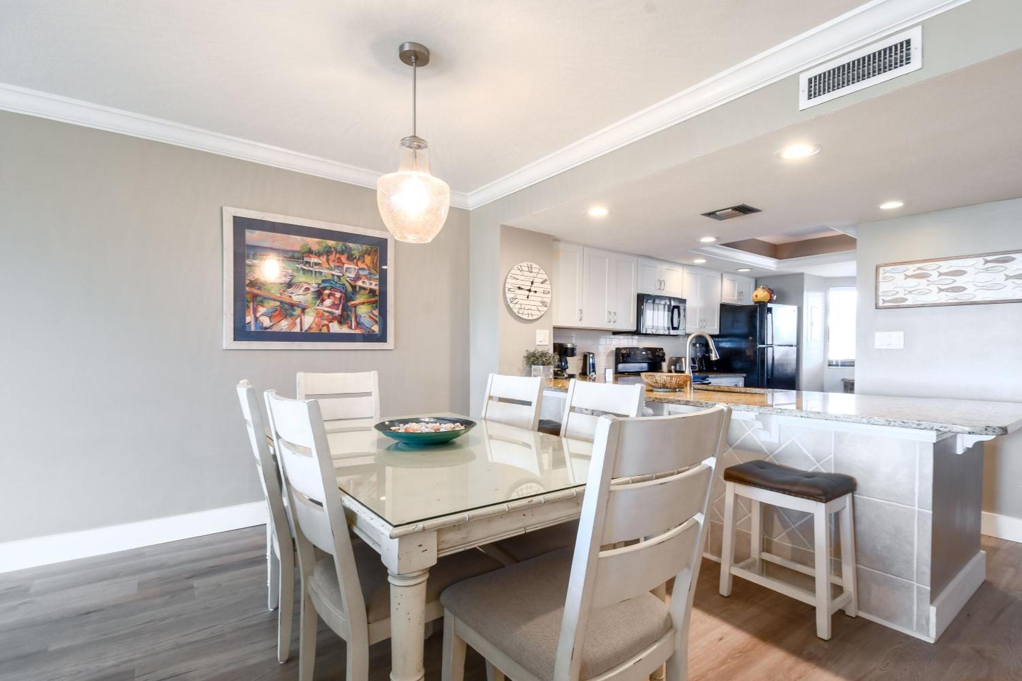Edgewater 301 *