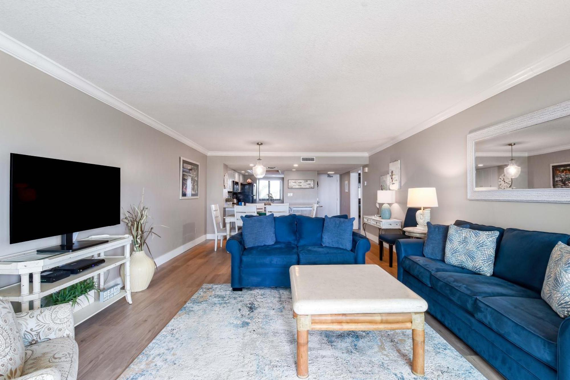 Edgewater 301 Apartment *