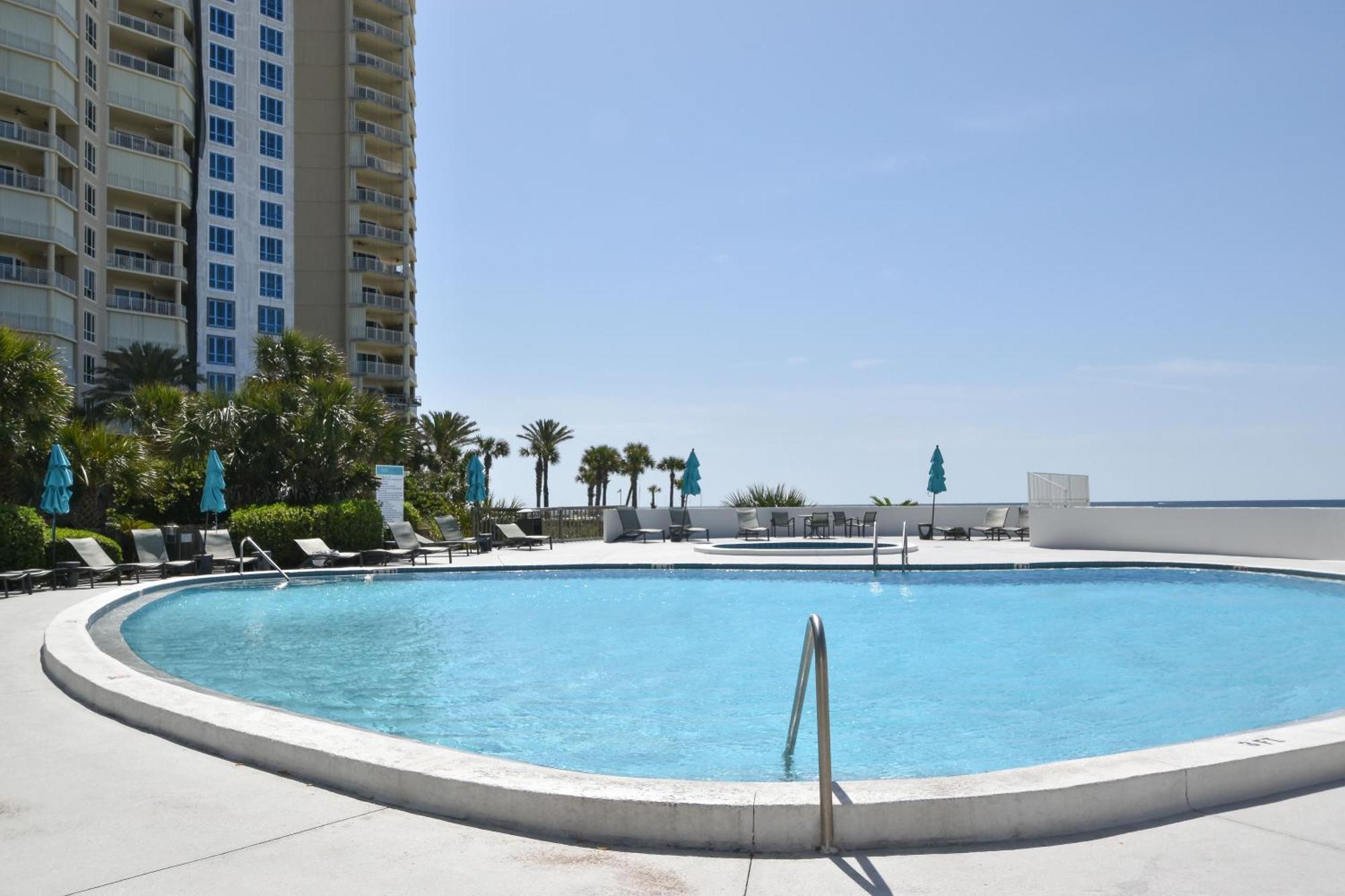 Edgewater 301 *