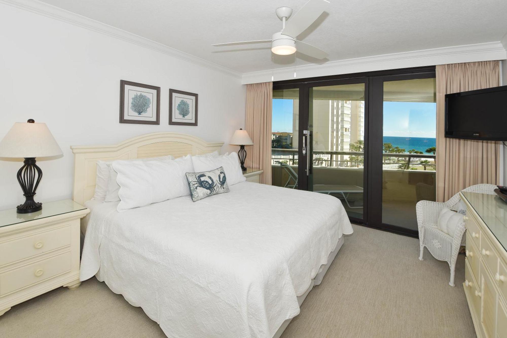 Edgewater 601 Apartment *