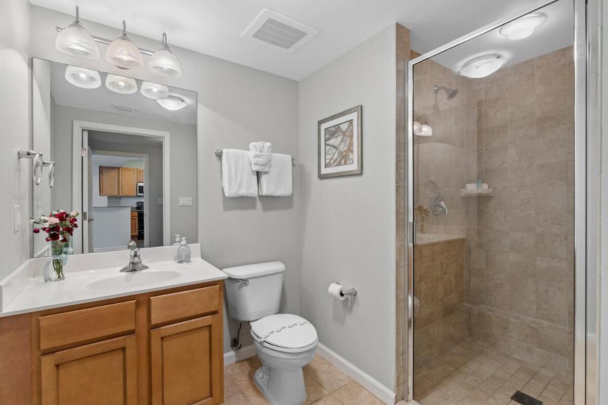 Penthouse Amazing Gulf Views Walk Or Shuttle Sleeps 6 Holiday home Destin