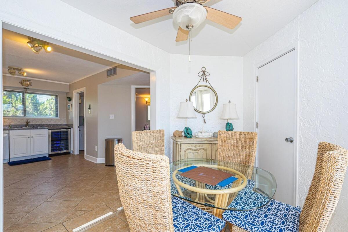 Holiday home Lovely Townhome - Shoreline Towers Walk Pool