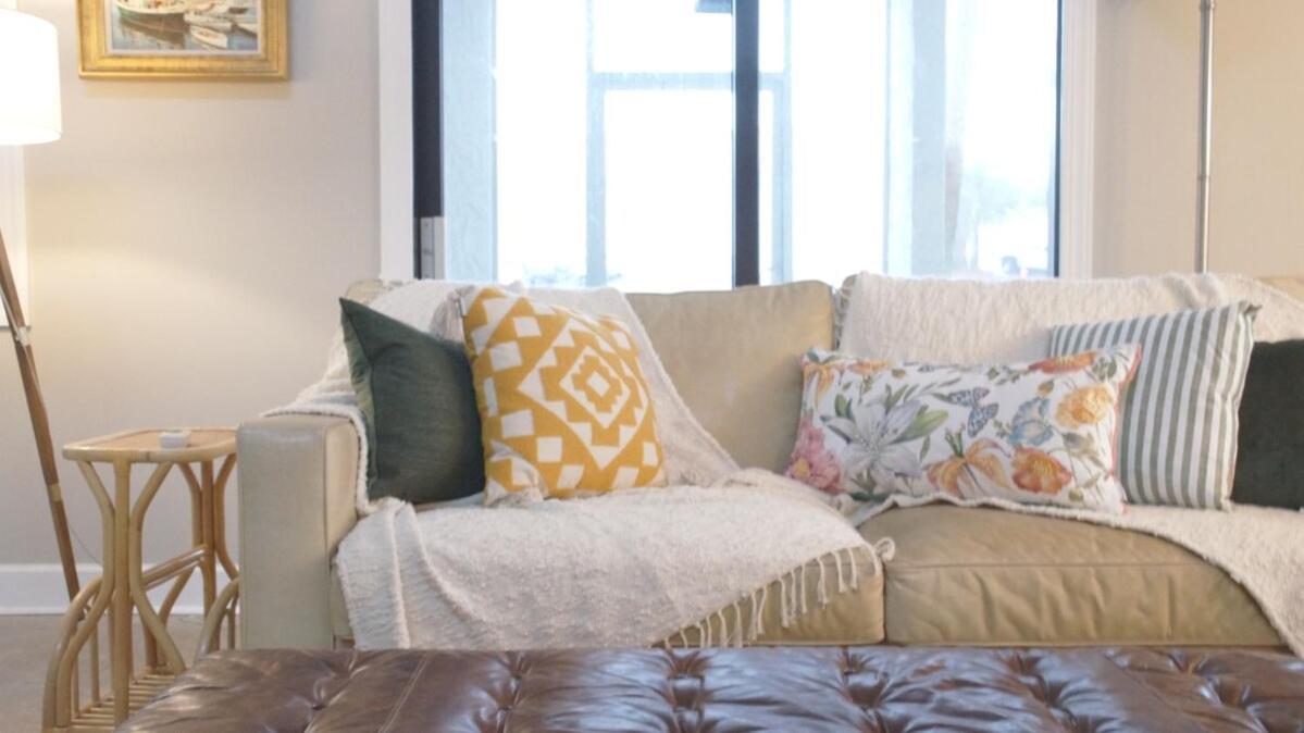 Lovely Townhome - Shoreline Towers Walk Pool *