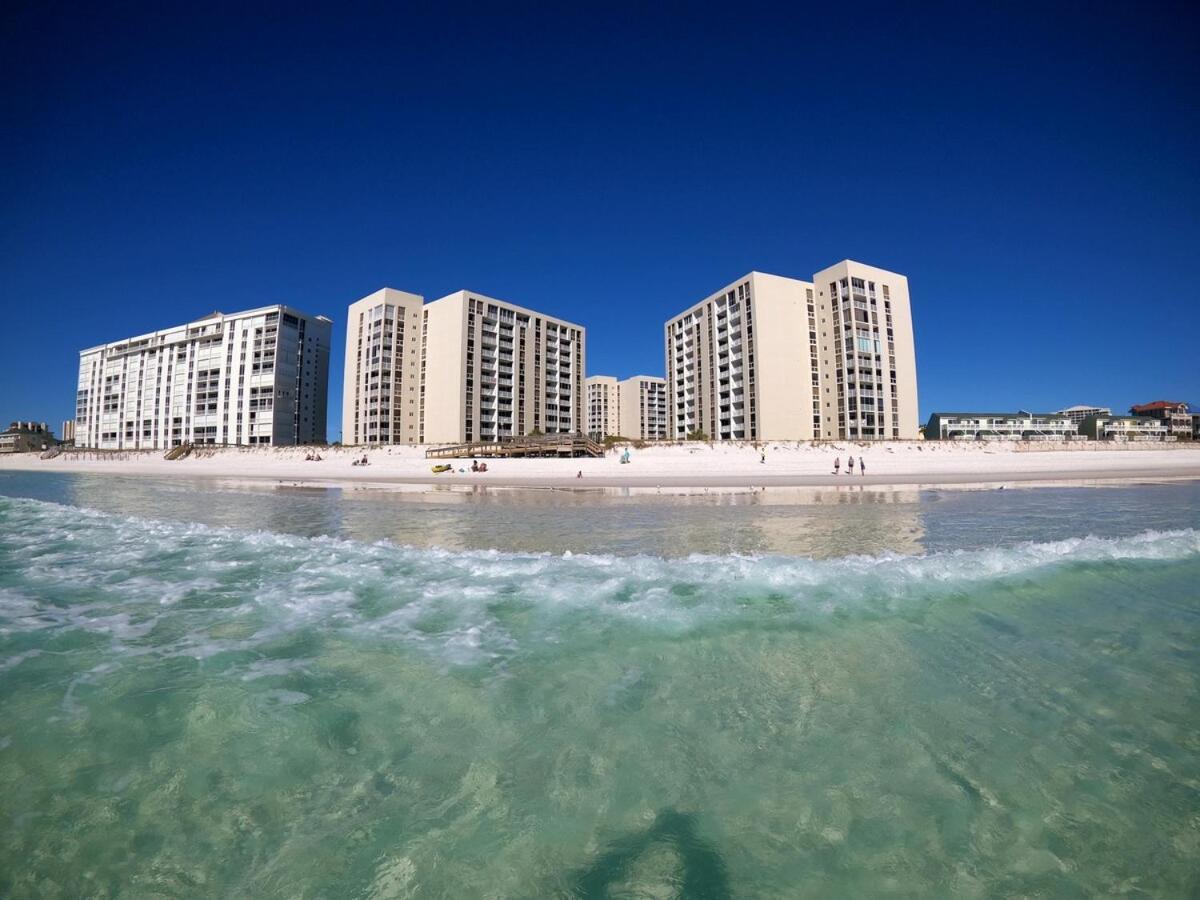 Lovely Townhome - Shoreline Towers Walk Pool