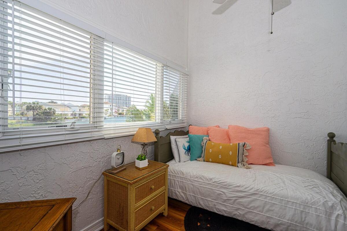 Holiday home Lovely Townhome - Shoreline Towers Walk Pool