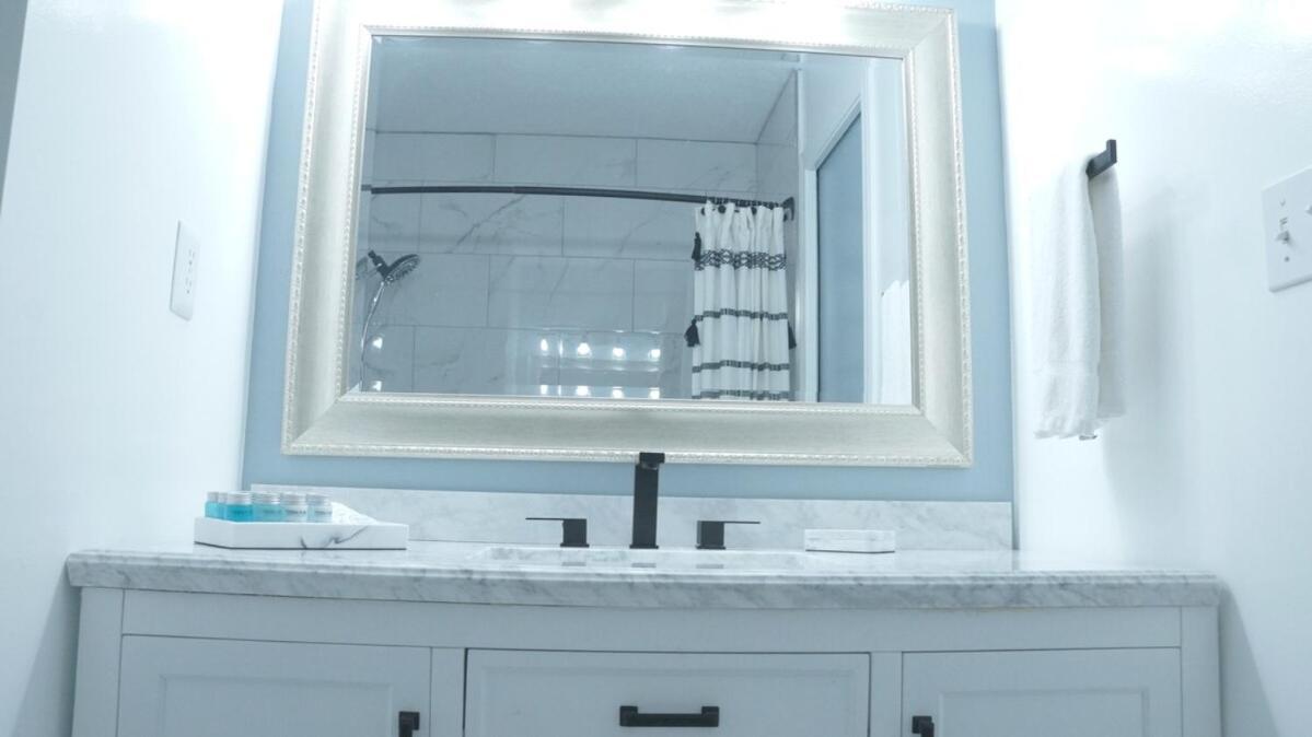 Lovely Townhome - Shoreline Towers Walk Pool Holiday home *