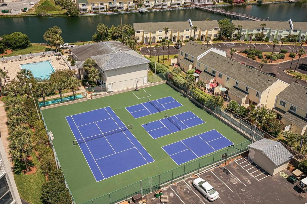 Holiday home Lovely Townhome - Shoreline Towers Walk Pool