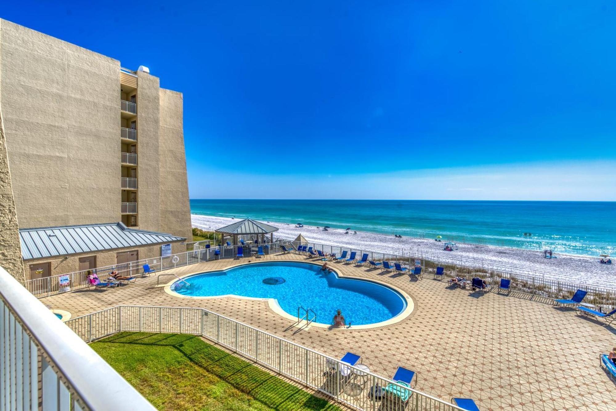 House C303 - Beachfront With Pool, Wifi, & Service Destin