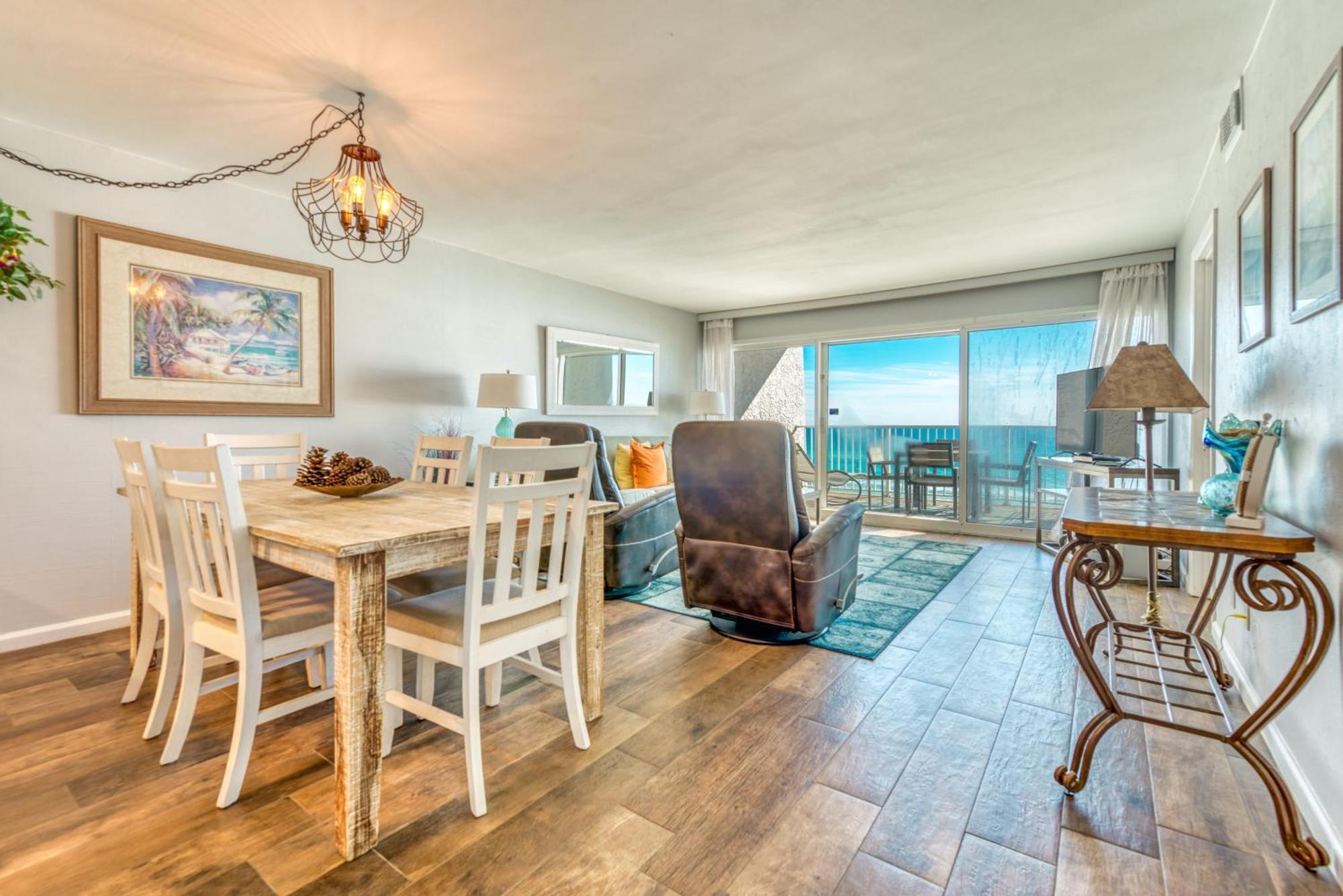House C303 - Beachfront With Pool, Wifi, & Service Apartment