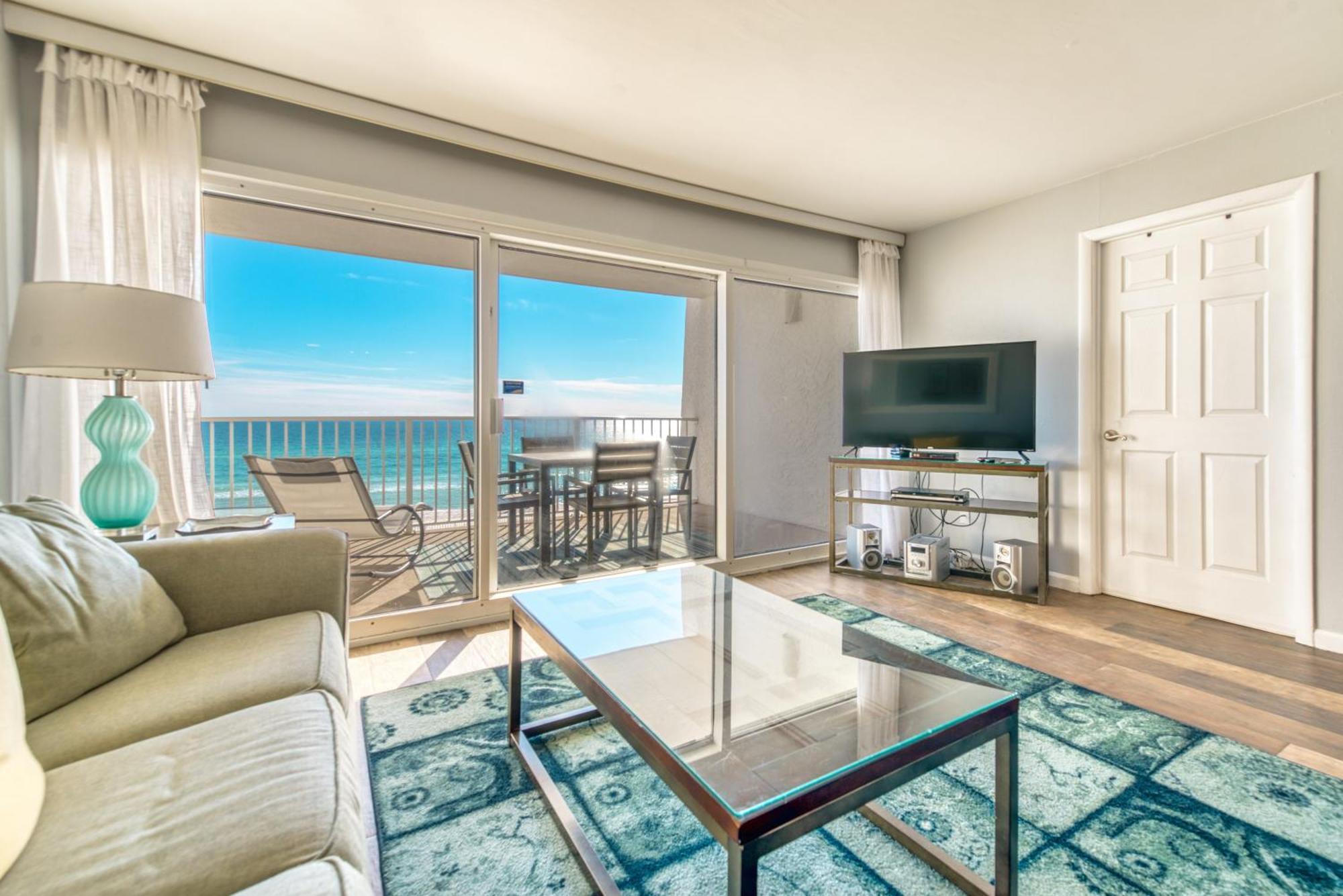 House C303 - Beachfront With Pool, Wifi, & Service Apartment Destin
