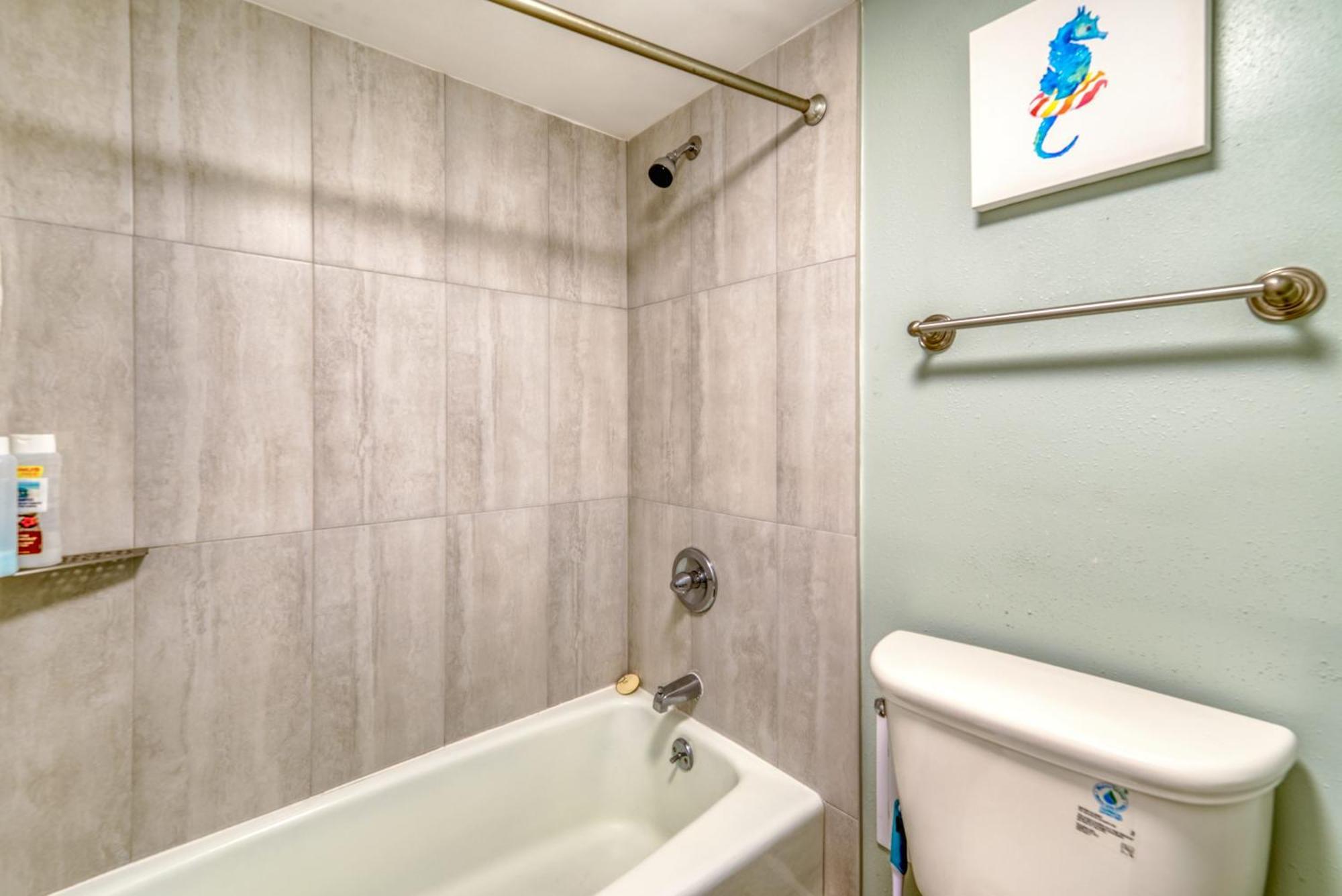 Apartment House C303 - Beachfront With Pool, Wifi, & Service Destin