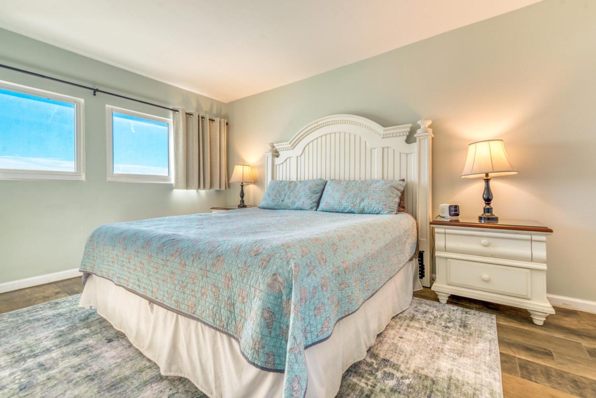 House C303 - Beachfront With Pool, Wifi, & Service *